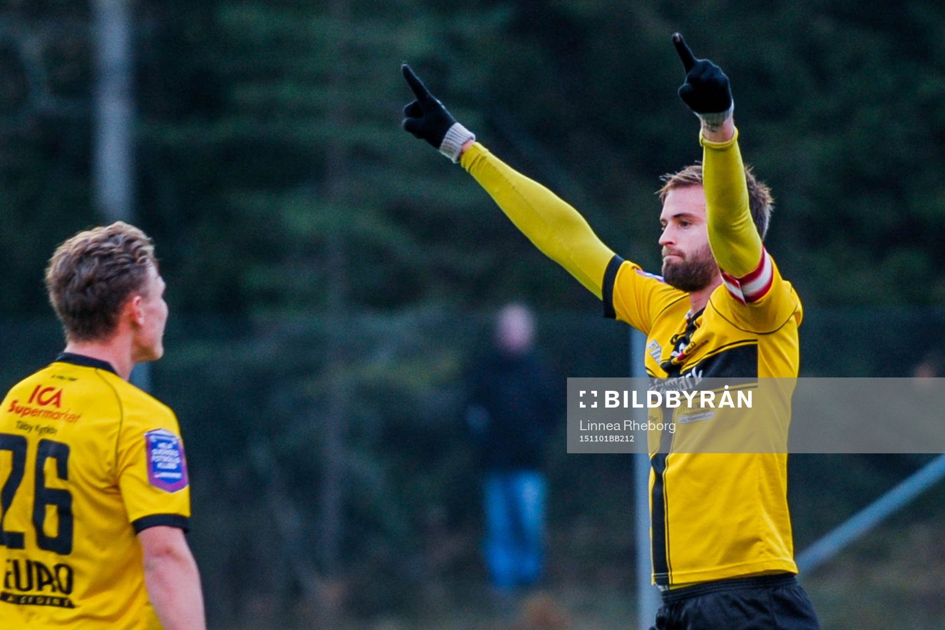 Frejs Johannes Gustafsson  jublar efter 1-0 under fotbollsmatchen i Superettan mellan IK Frej och IFK Värnamo den 1 november 2015 i Täby. 