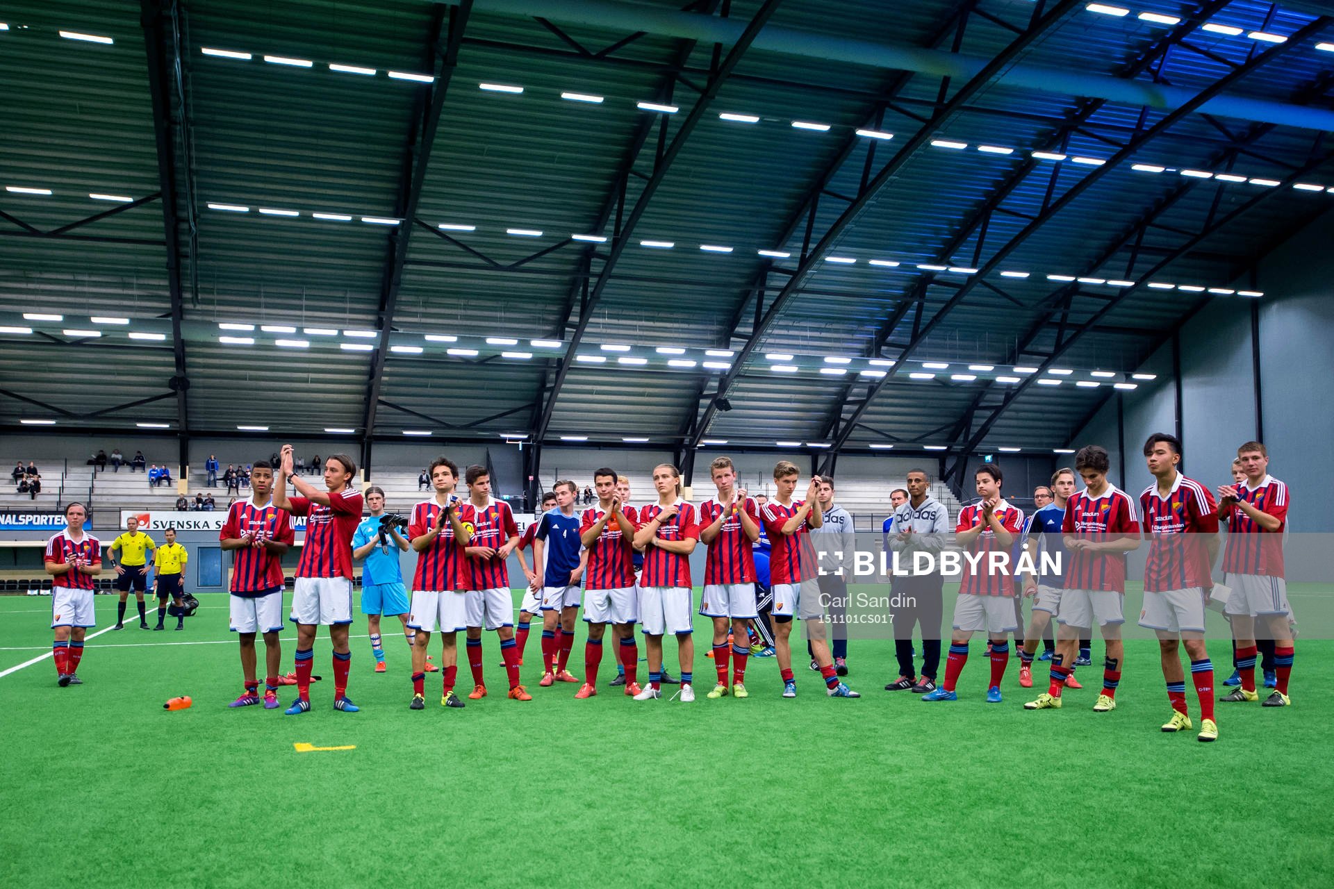 Djurgårdens spelare tackar publiken