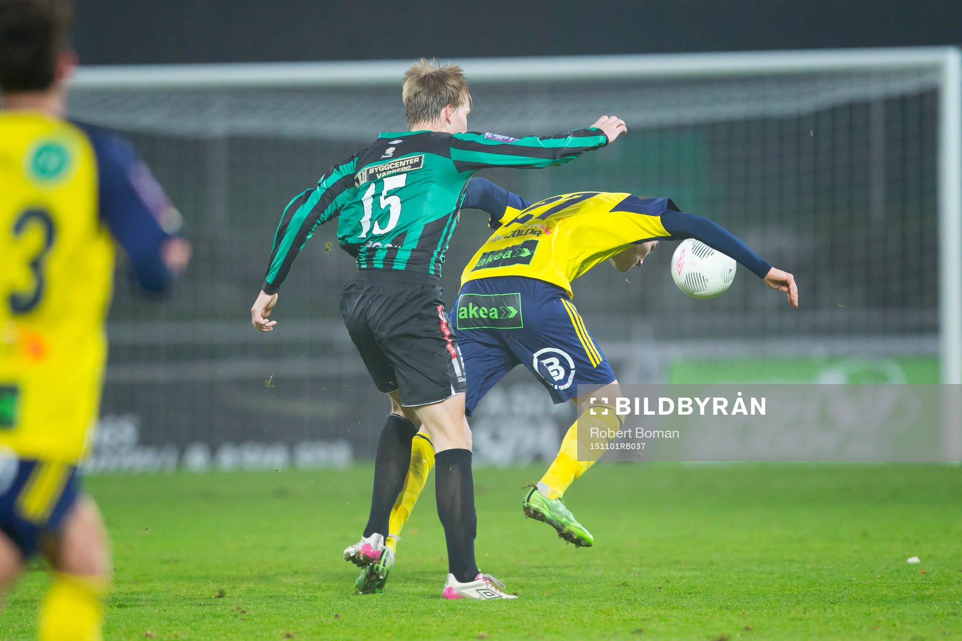 Varbergs Anton Liljebäck och Ängelholms Piotr Johansson i