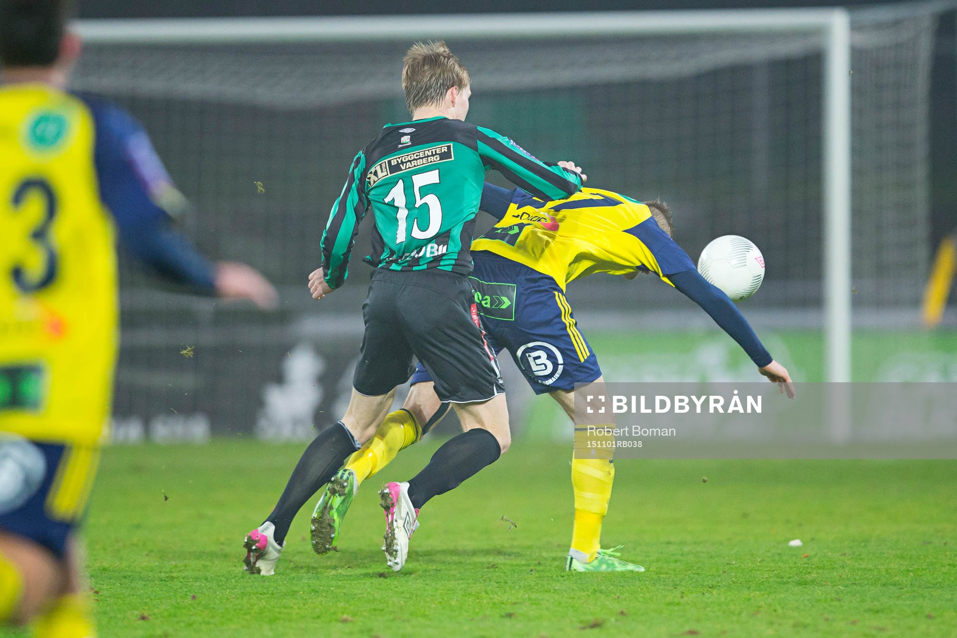 Varbergs Anton Liljebäck och Ängelholms Piotr Johansson i
