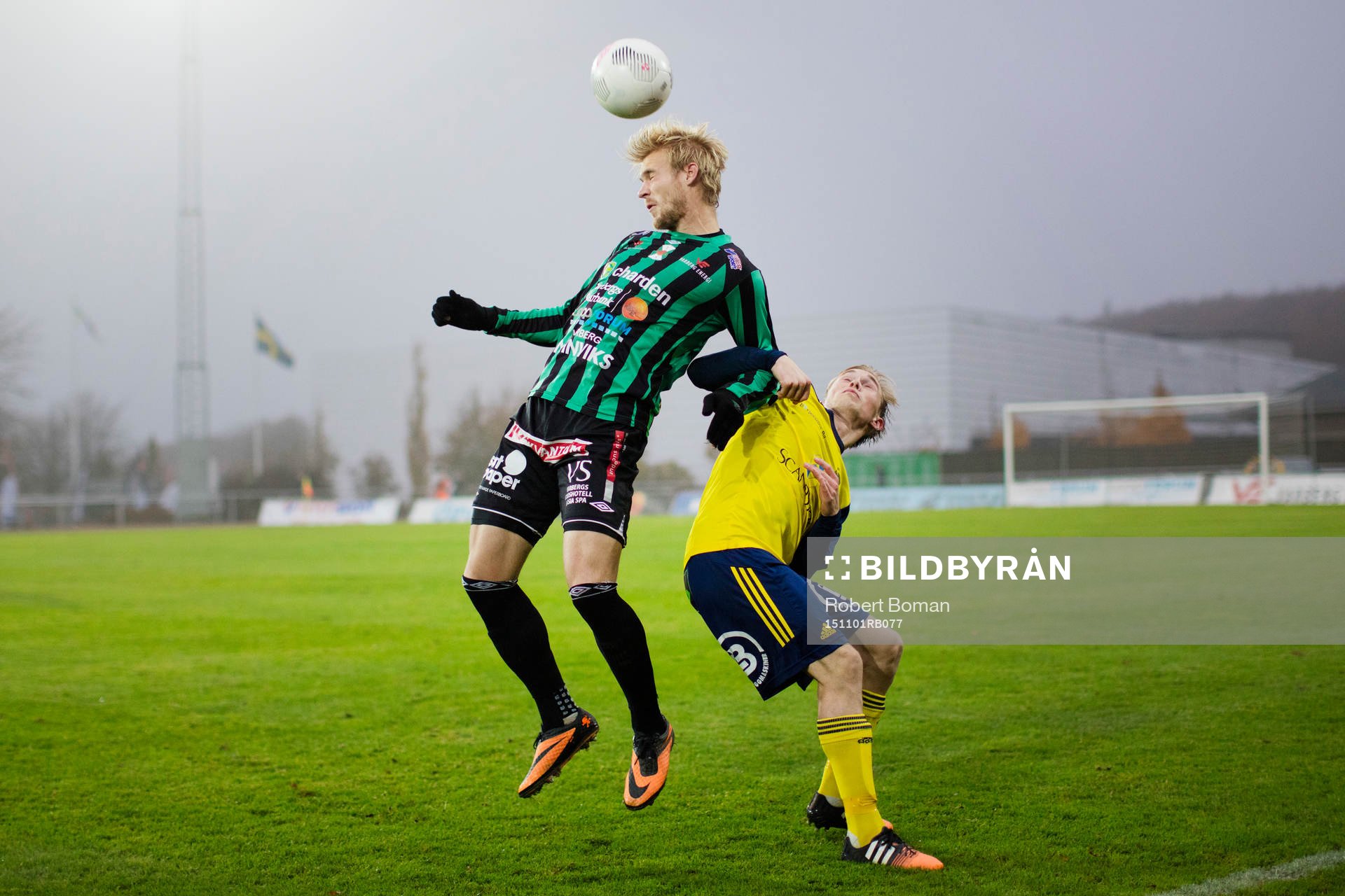 Varbergs Mats Andre Kaland (till vänster) under fotbollsmatchen i Superettan mellan Varberg och Ängelholm den 1 november  2015 i Varberg.