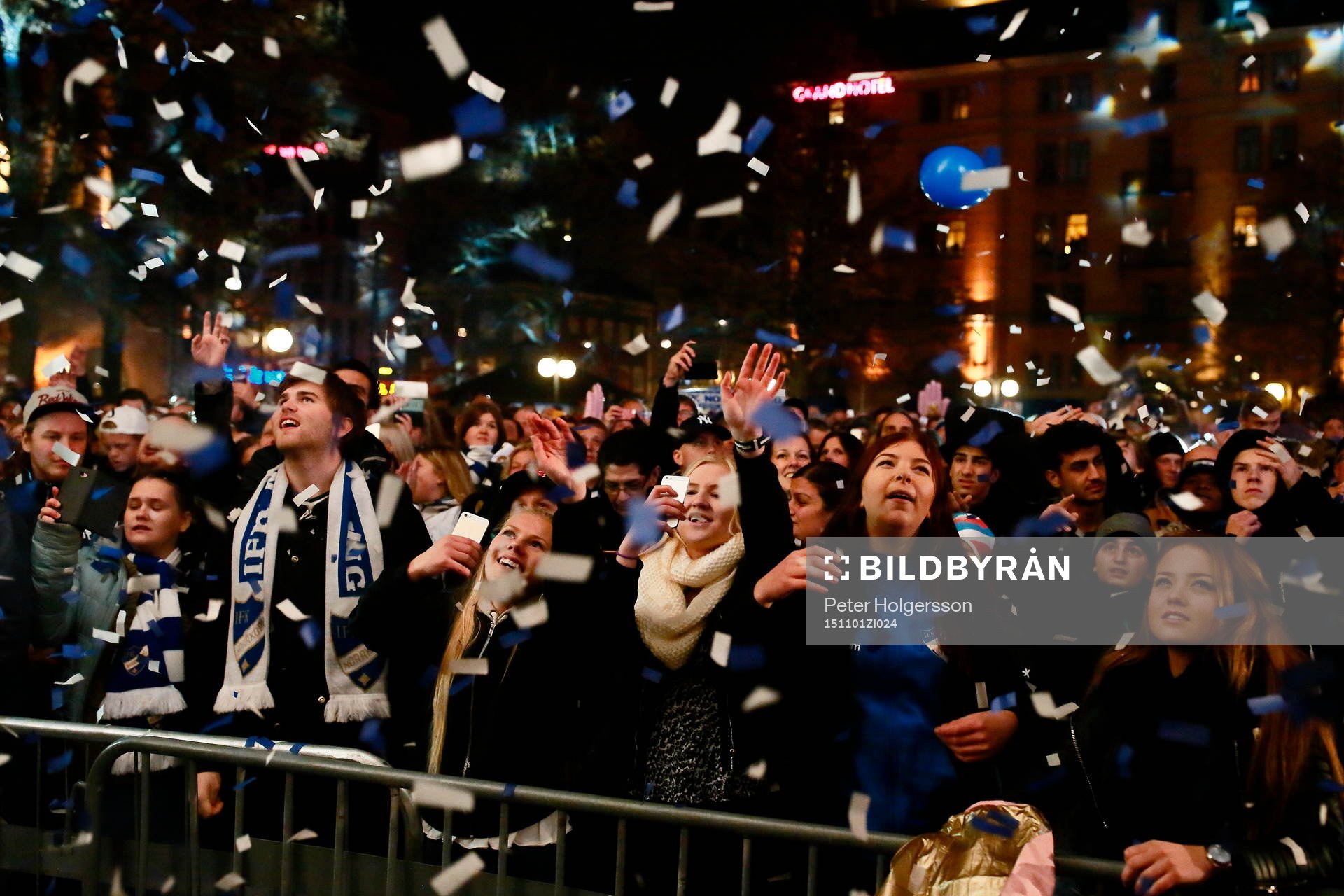 Norrköpings supporters utanför rådhuset