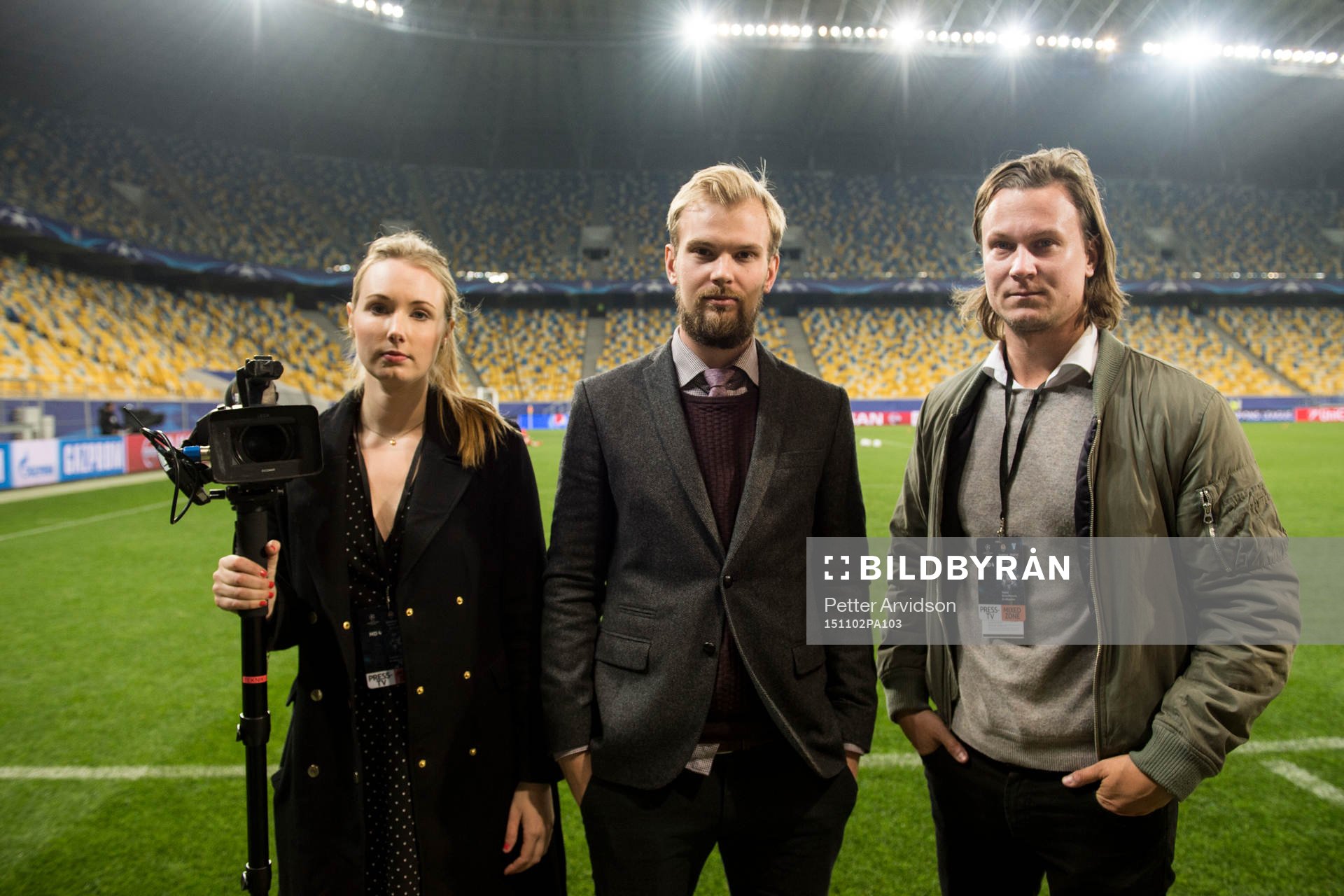 Bylinebild video Namn Namnsson, Johan Wall och Daniel Kristofferson reportrar på Expressen inne på Arena Lviv under en träning inför fotbollsmatchen i Champions League den 2 november 2015 i Lviv.