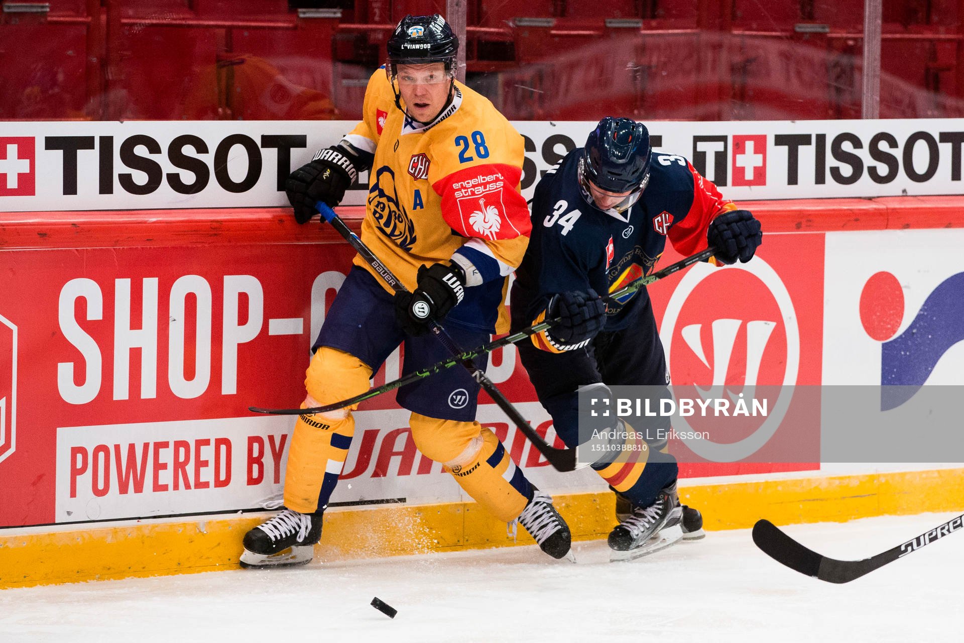 Lukko Raumas Janne Niskala i kamp om pucken med