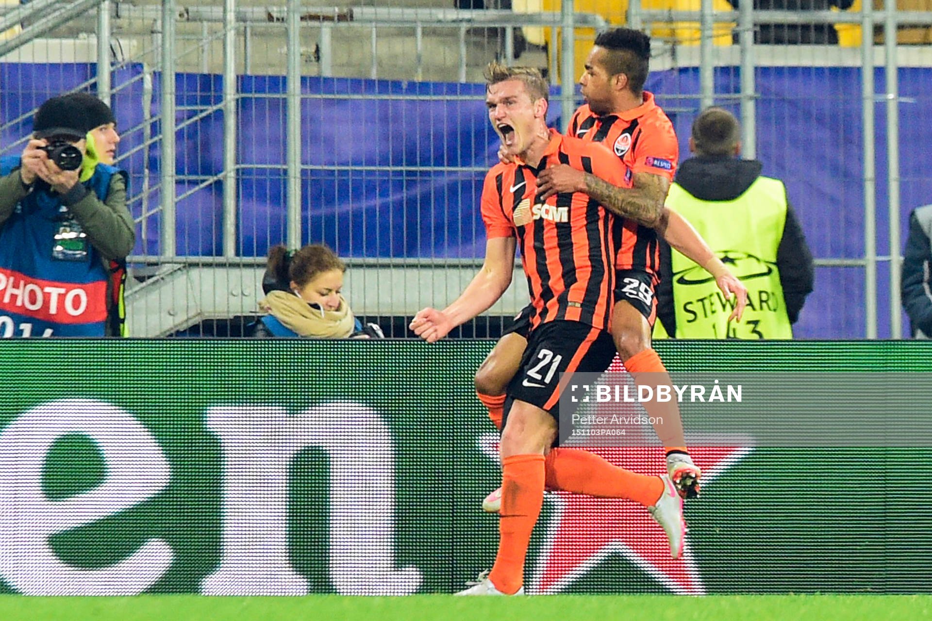 Shakhtar Donetsks Olexandr Gladkiy jublar