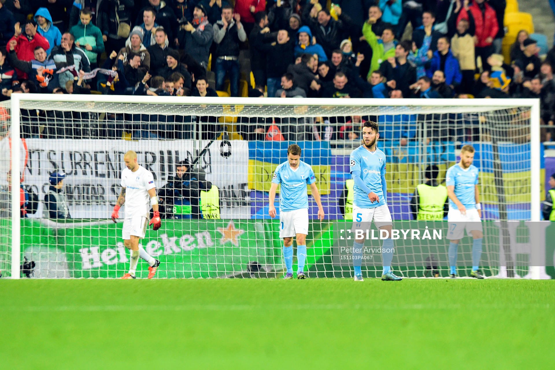 Malmö FFs målvakt Johan Wiland, Kari Arnason Erdal Rakip
