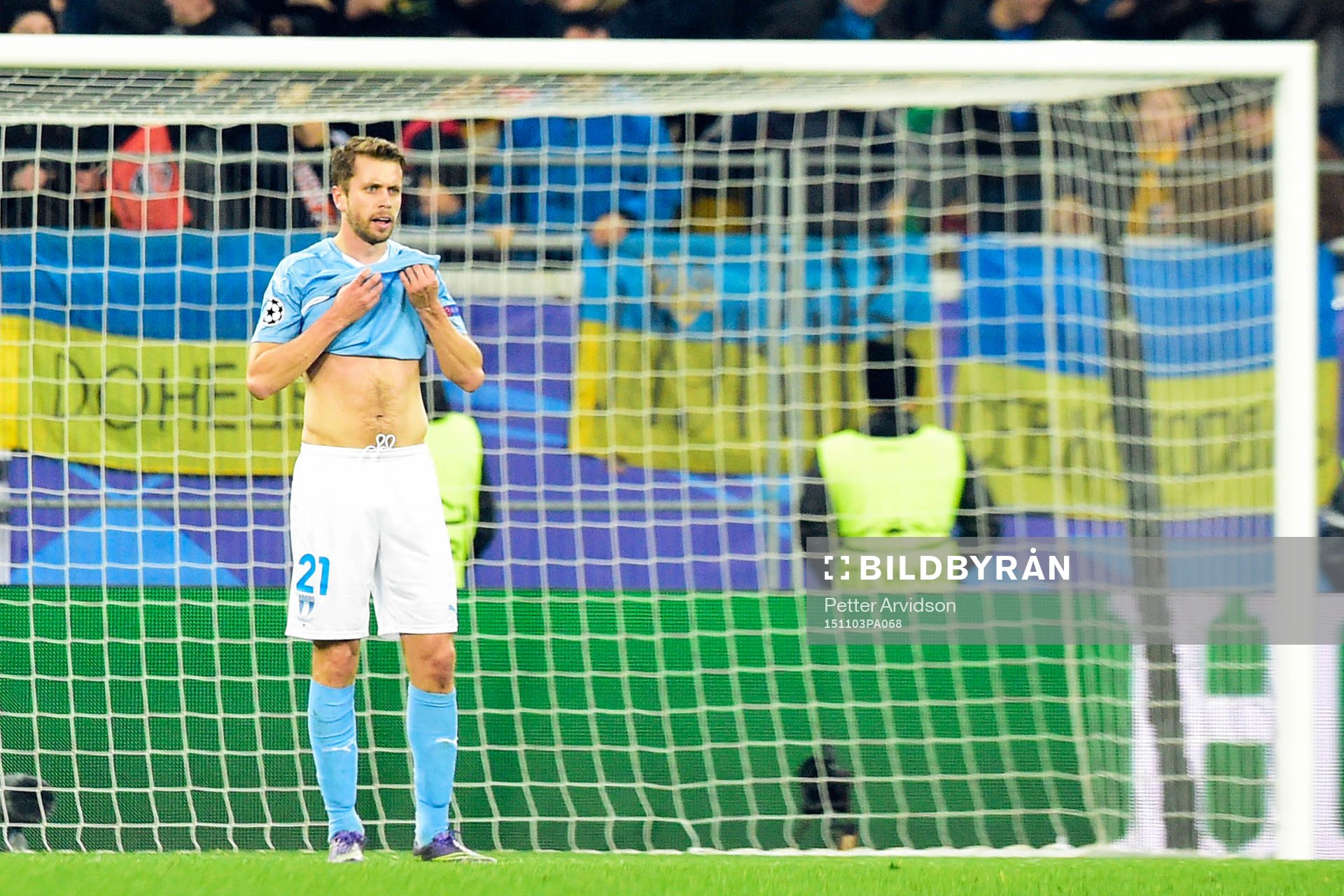 Malmö FFs Kari Arnason deppar