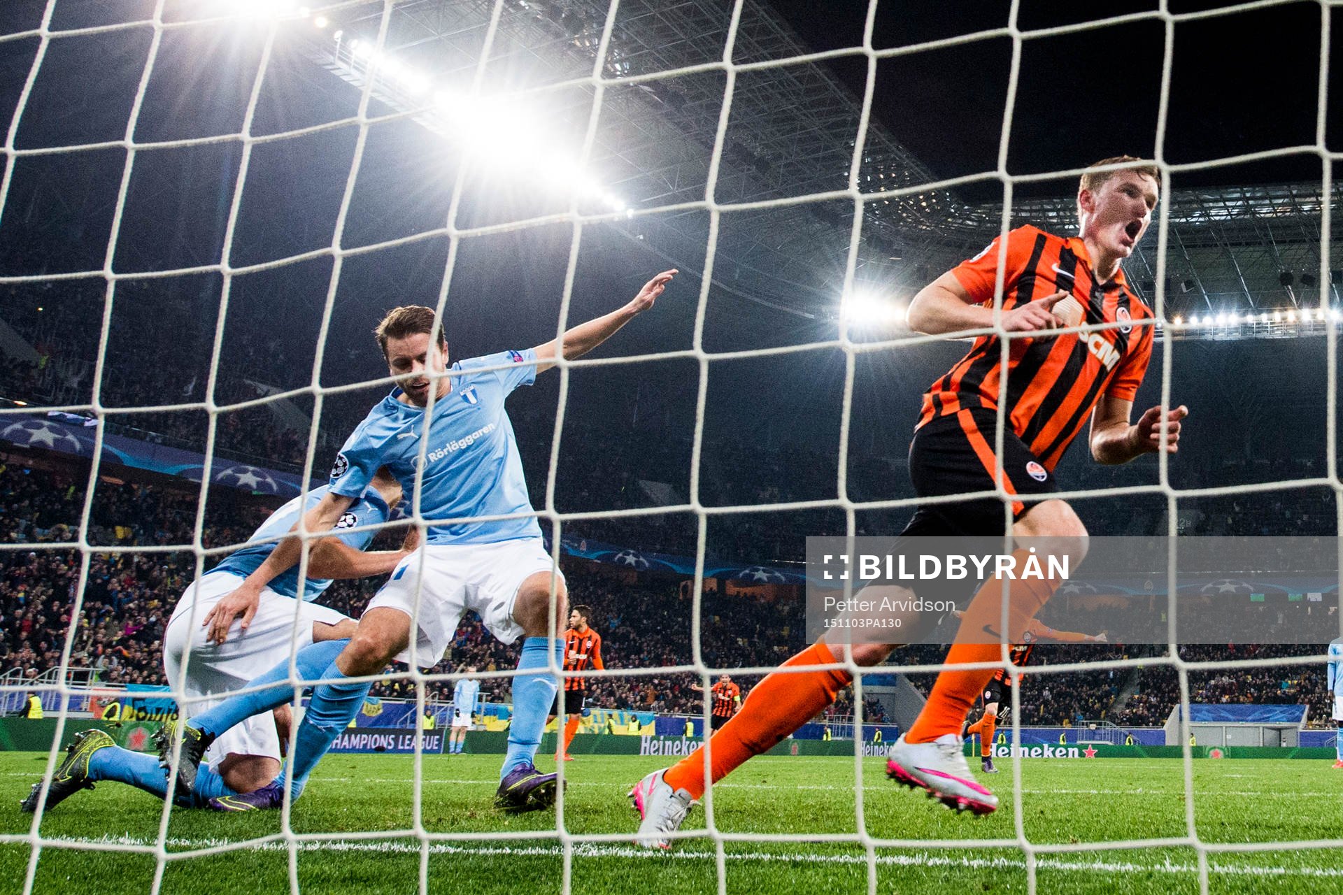 Shakhtar Donetsks Oleksandr Gladkyy jublar