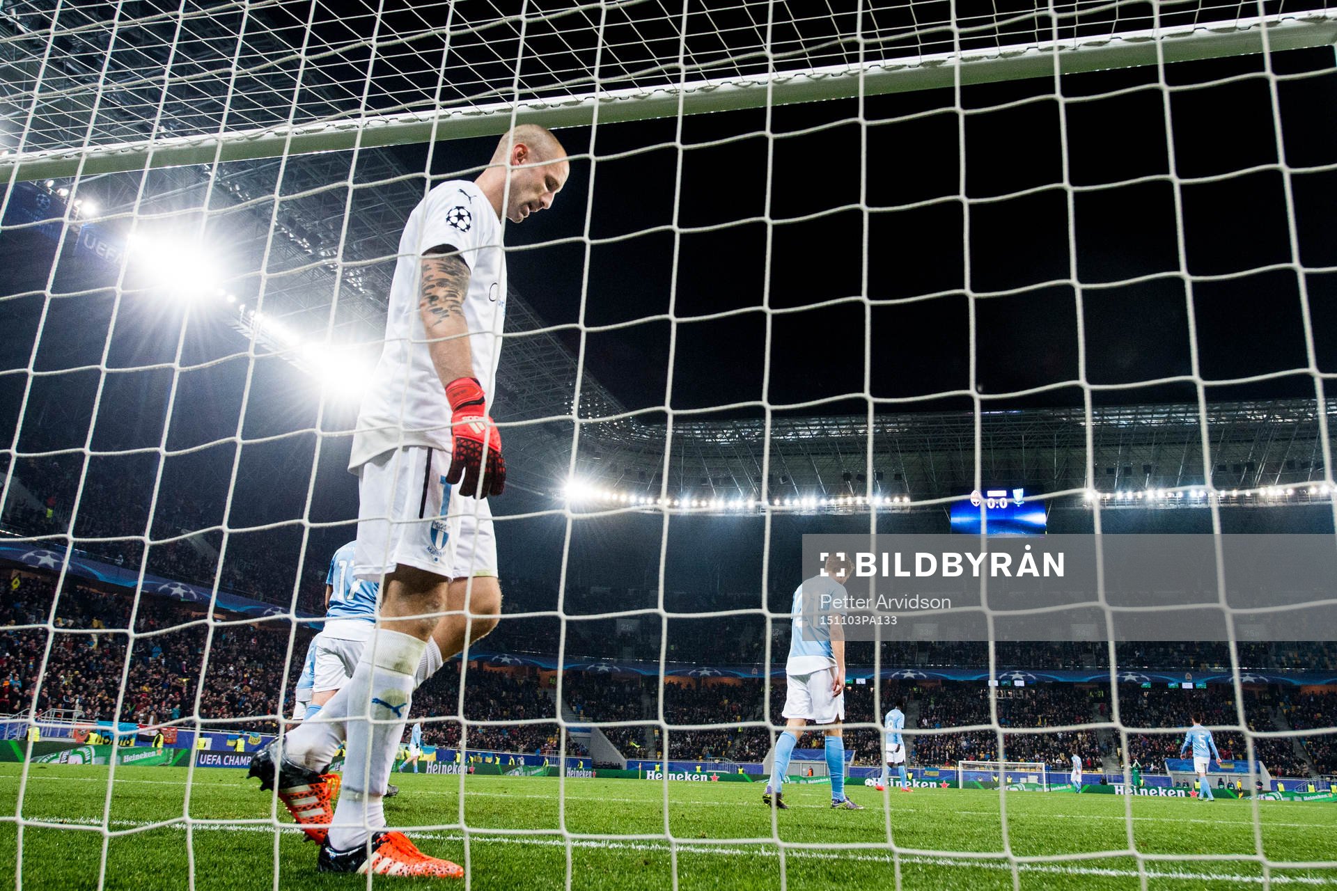 Malmö FFs målvakt Johan Wiland deppar