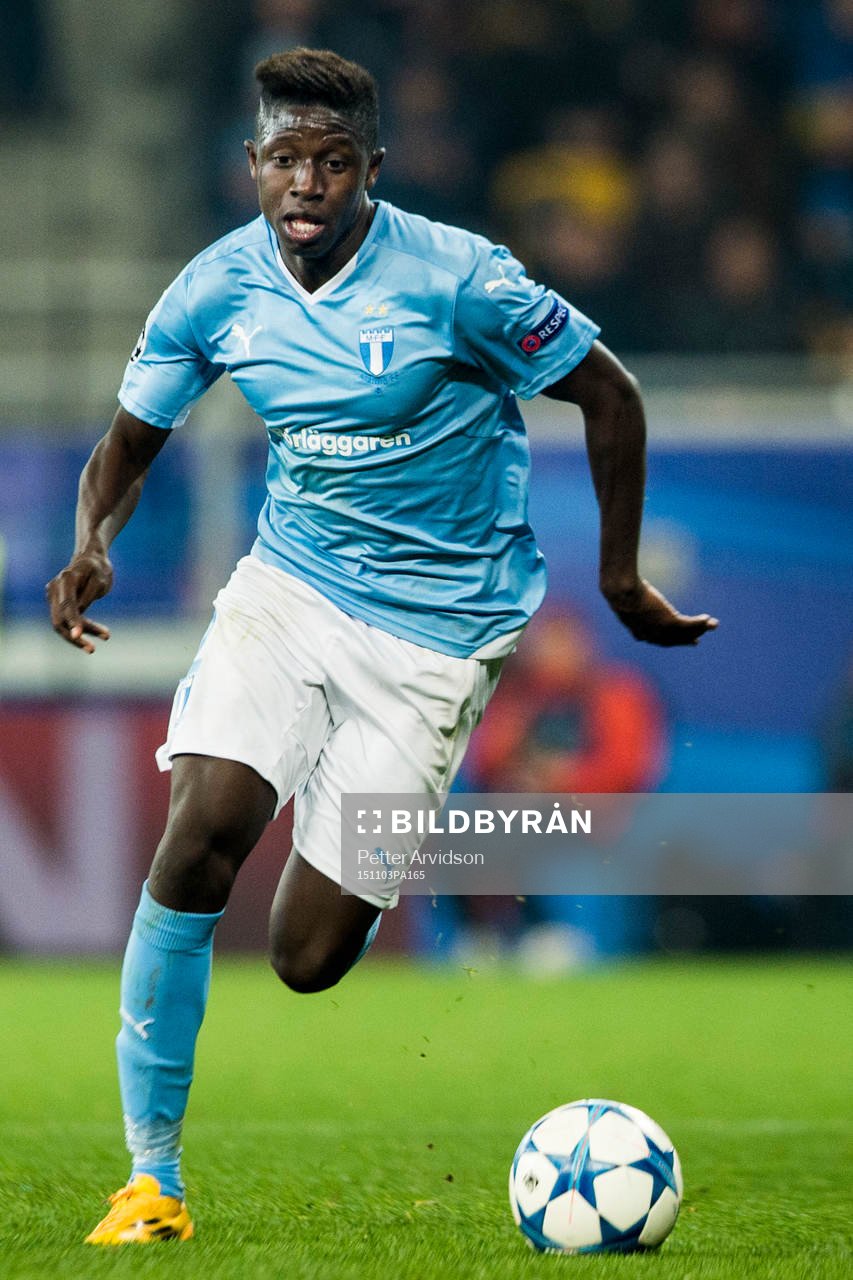 Malmö FFs Pa Konate under fotbollsmatchen i Champions League mellan Shakhtar Donetsk och Malmö FF den 3 november 2015 i Lviv.