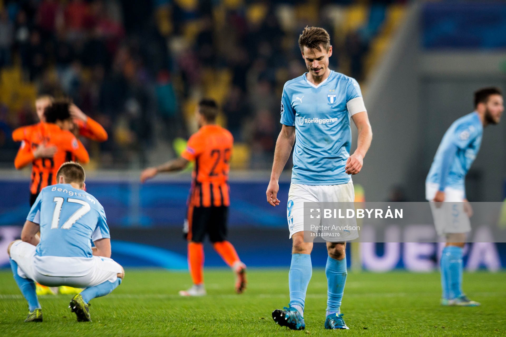 Malmö FFs Rasmus Bengtsson och Markus Rosenberg  deppar