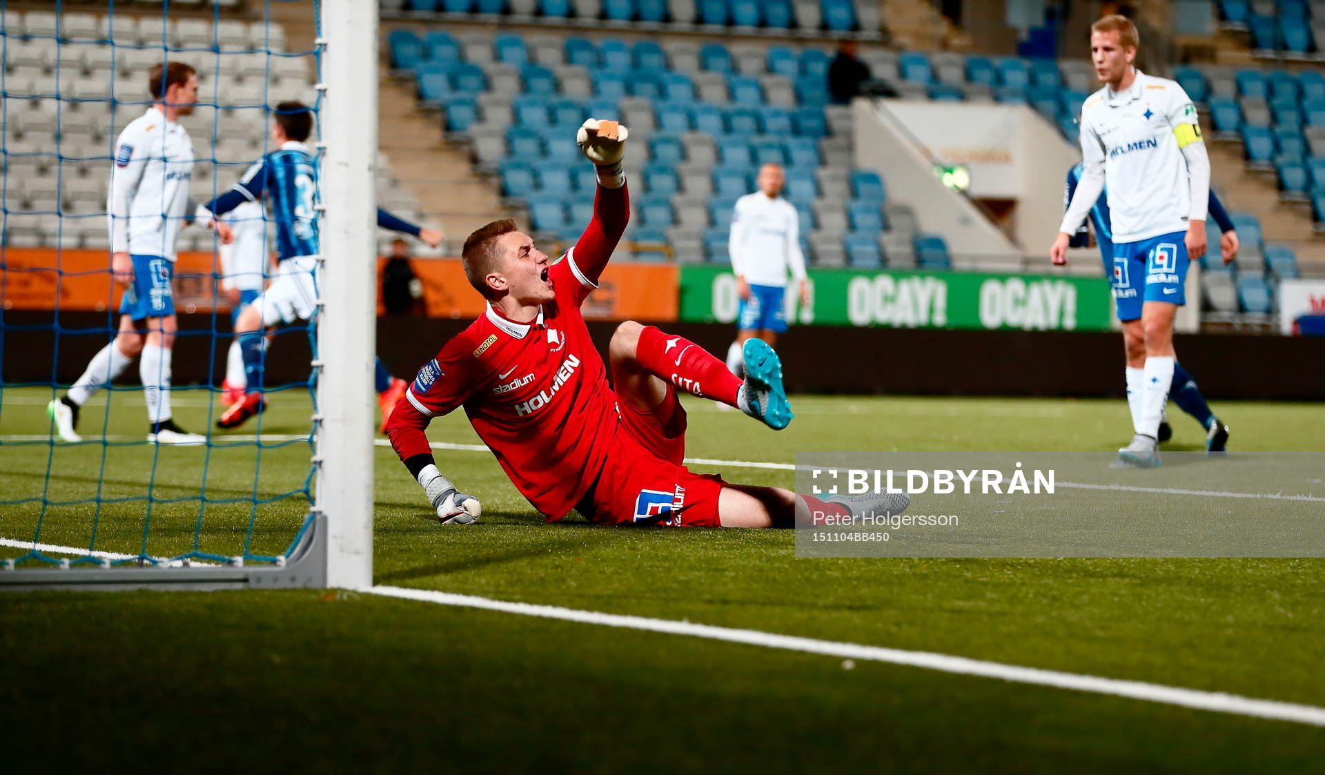 Norrköpings målvakt Andreas Vaikla reagerar