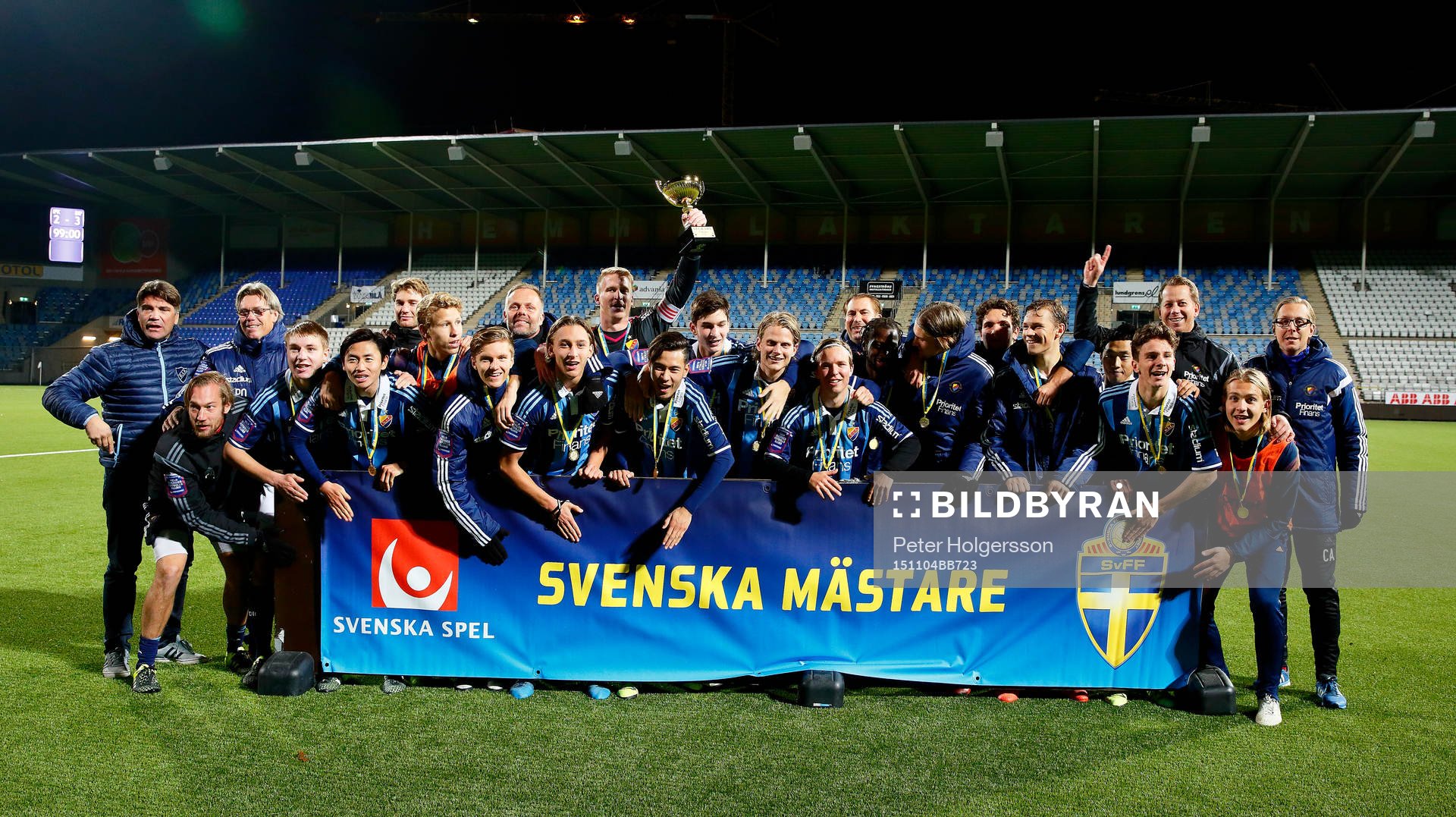 Svenska mästare Djurgården med bucklan