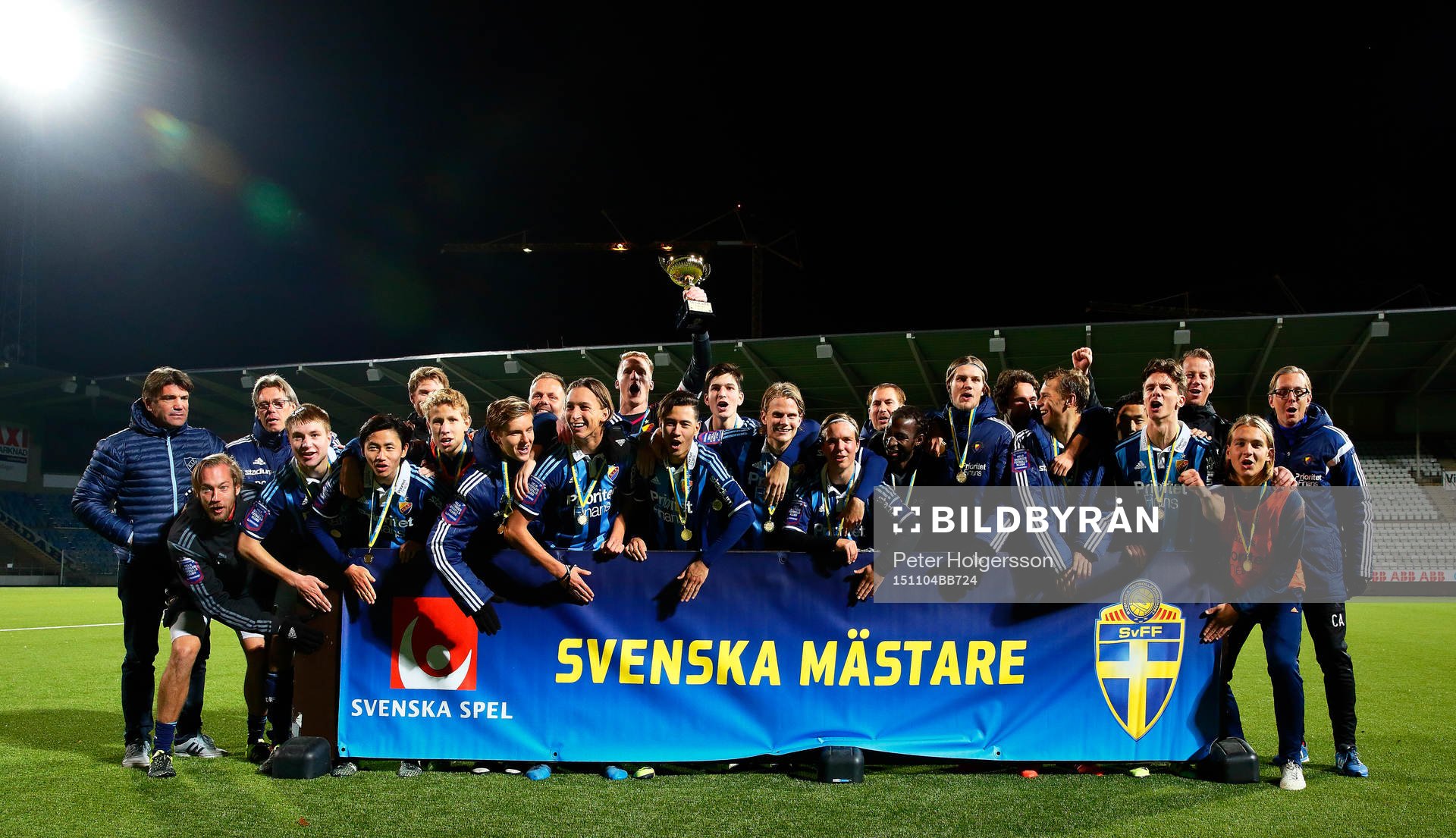 Svenska mästare Djurgården med bucklan
