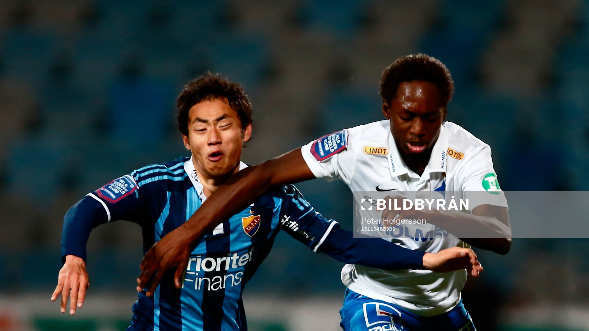 Djurgårdens Seon Yong-Yoon och Norrköpings Tidjani Diawara