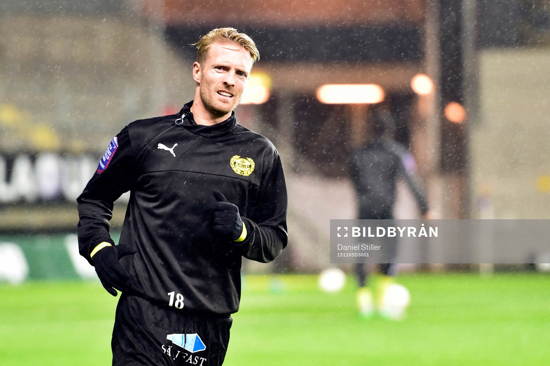 Mjällbys Christian Wilhelmsson värmer upp