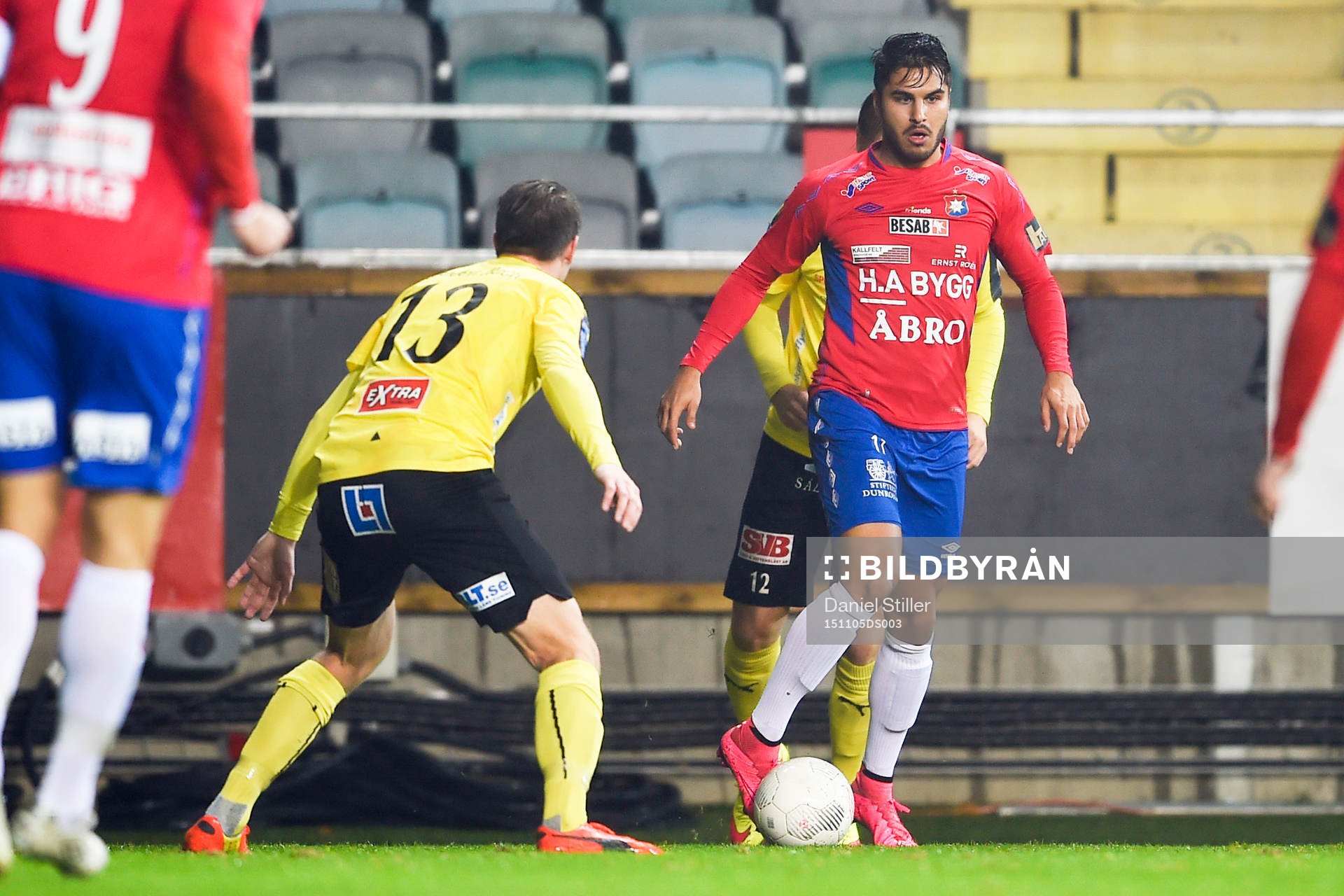 Örgrytes William Atashkadeh och Mjällbys Daniel Nilsson