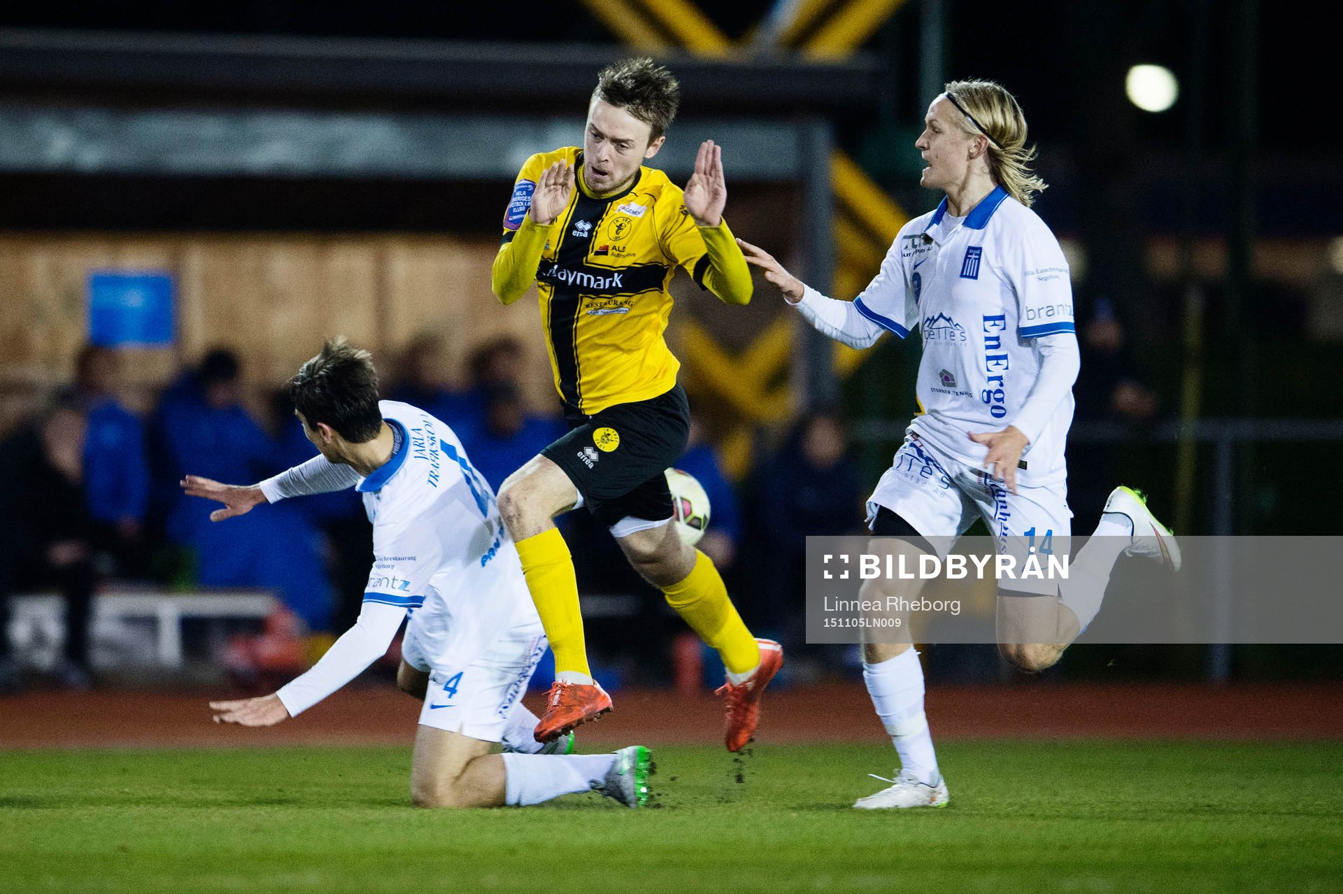 Akropolis Oskar Cederling faller och Frejs Jacob Glasberg