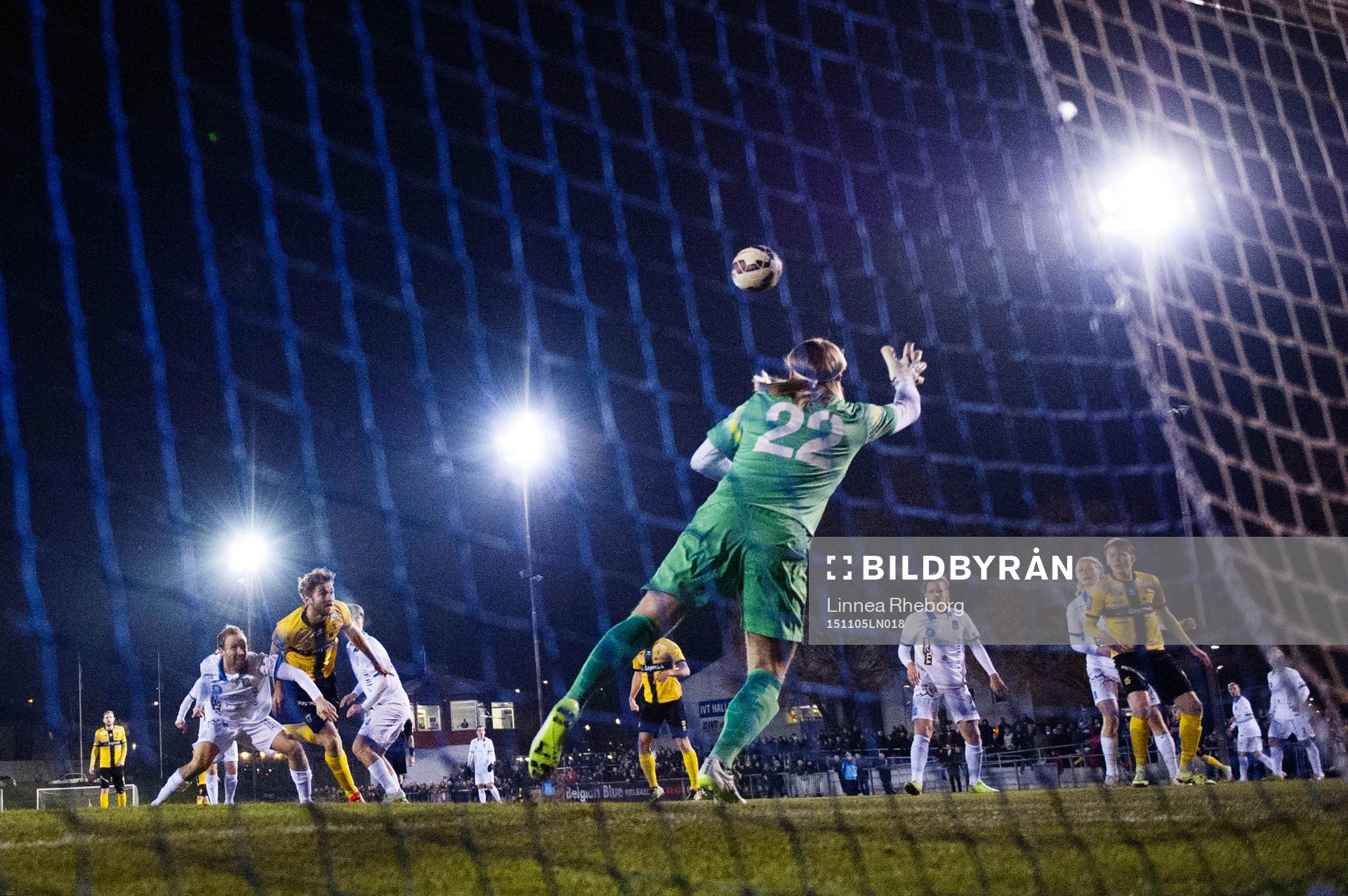 Frejs Christophe Lallet gör 0-1 bakom Akropolis målvakt
