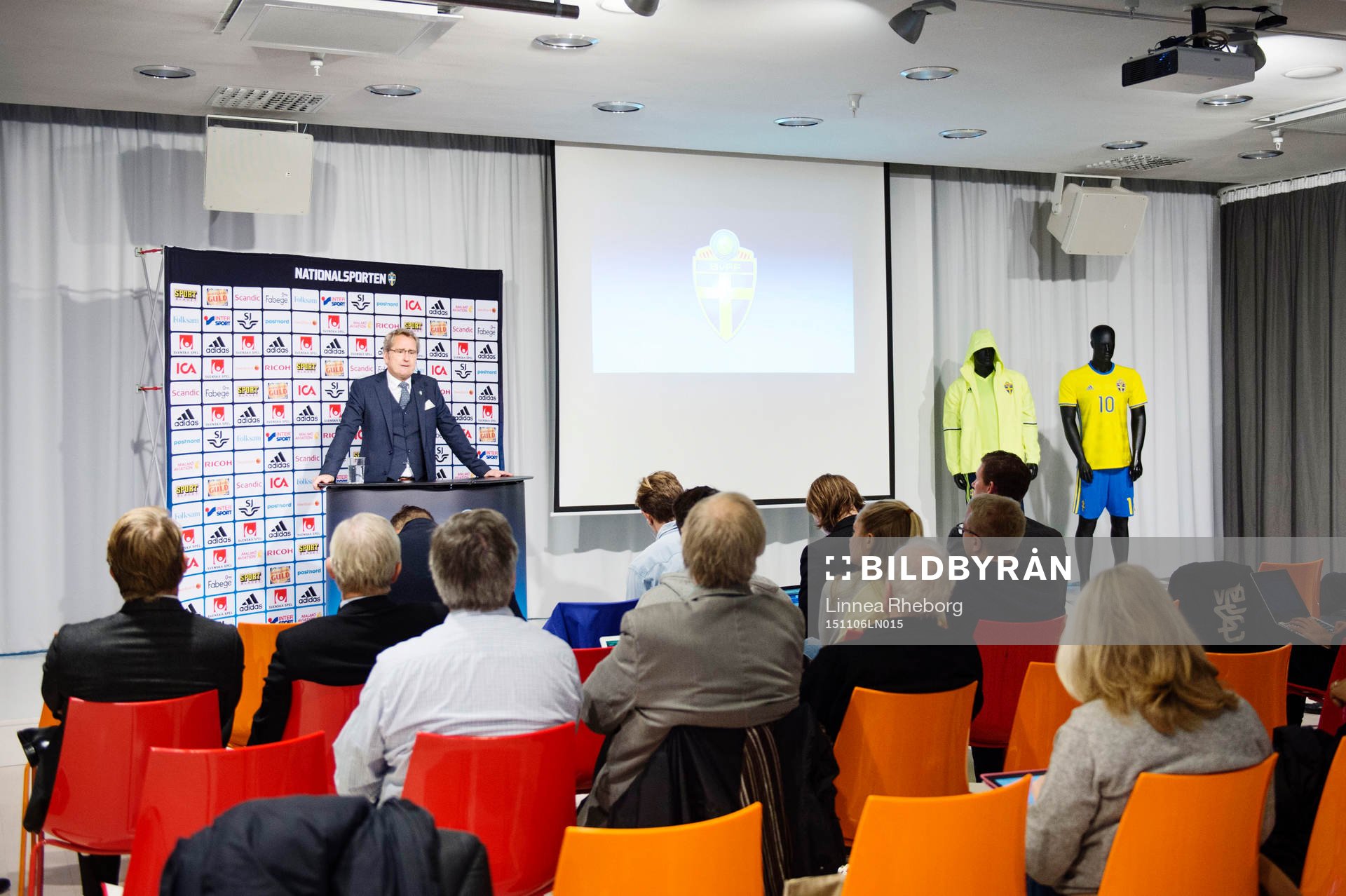 Erik Hamrén presenterar