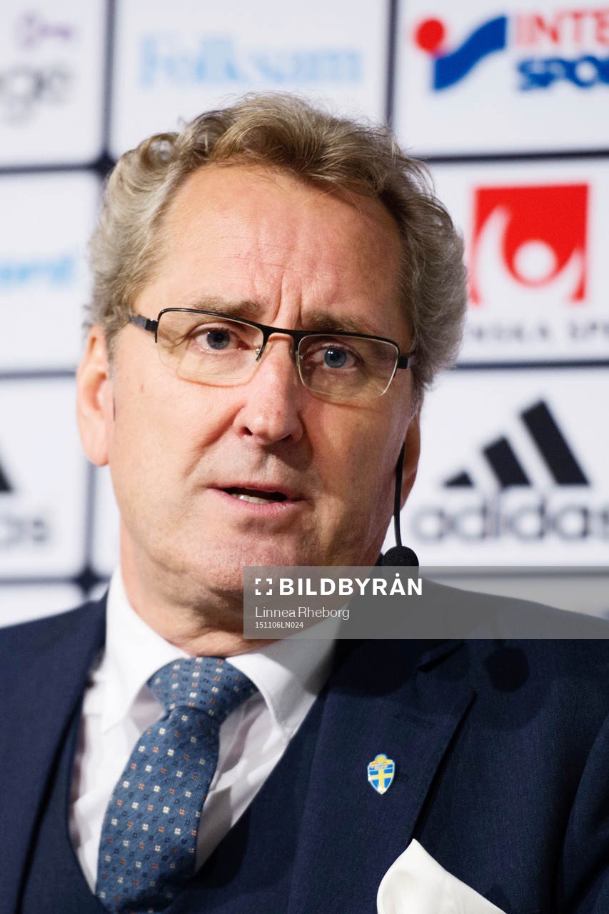 Erik Hamrén presenterar