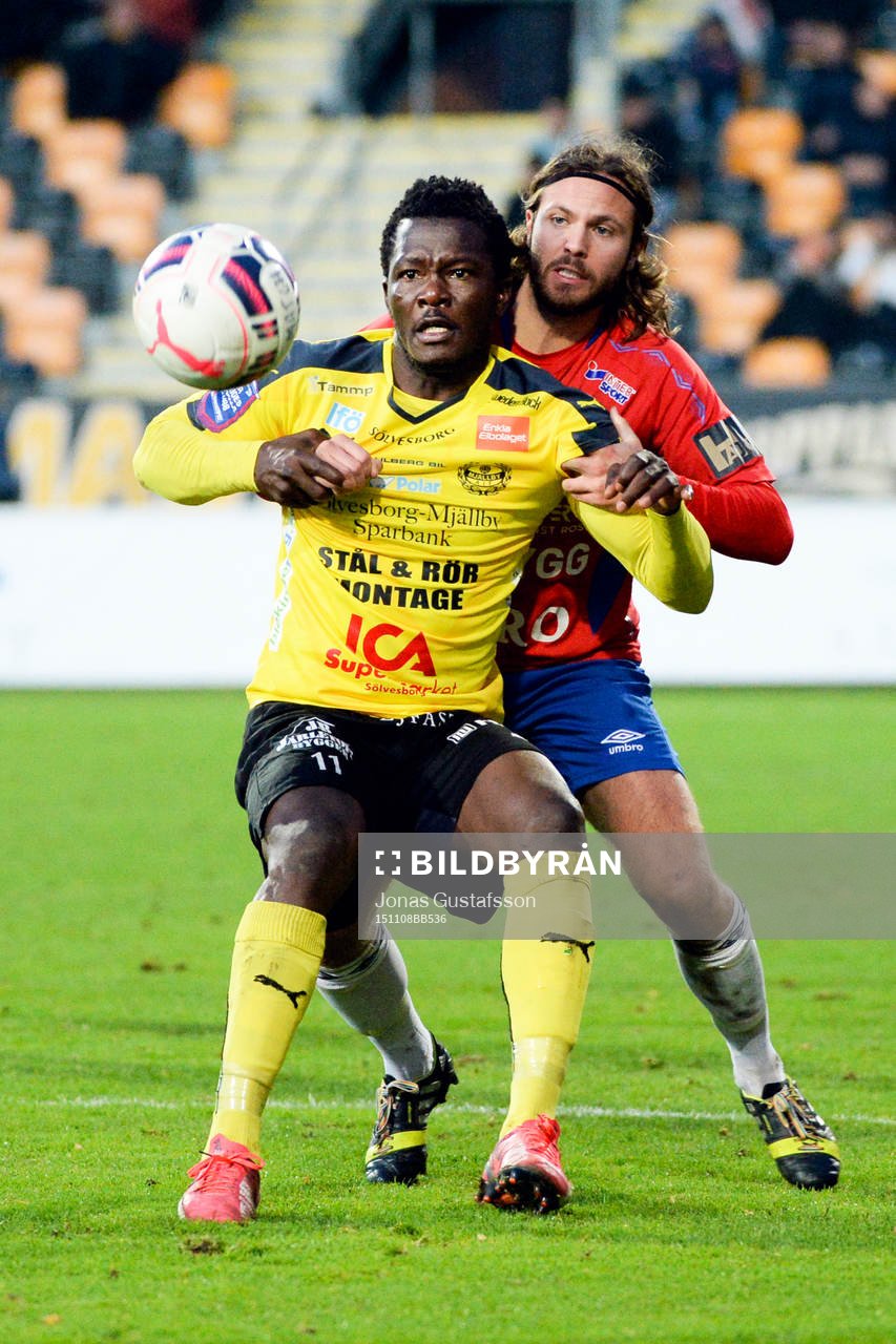 Mjällbys Ibrahim Teteh Bangura och Örgrytes Hampus Bohman
