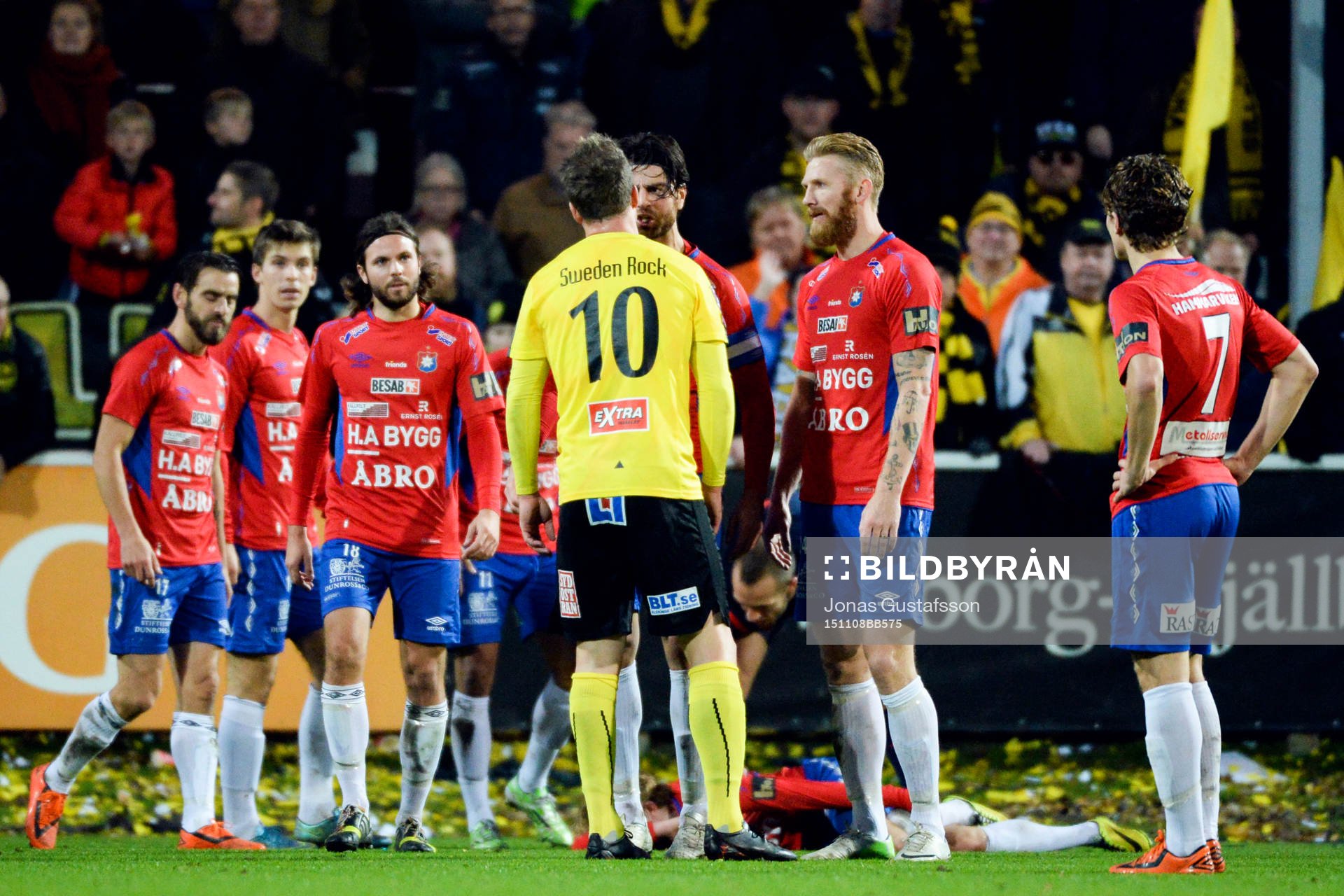 Tumult uppstår