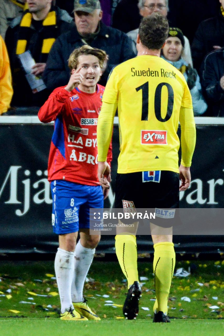 Mjällbys Marcus Ekenberg och Örgrytes Andreas Östling i