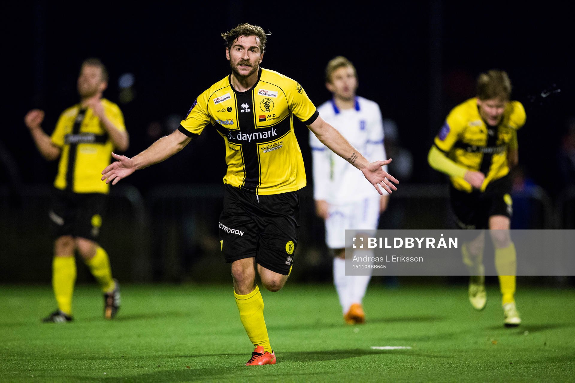 Frejs Christophe Lallet jublar