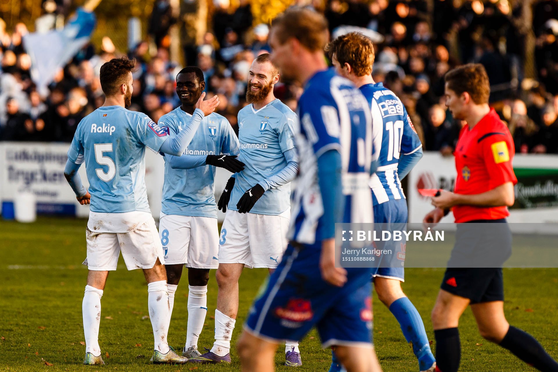 Malmö FFs Erdal Rakip och Enock Kofi Adu samt Malmö FFs Jo Inge Berget jublar efter mål av Malmö FFs Jo Inge Berget under en fotbollsmatch mellan Götene IF och Malmö FF i Svenska cupen den 8 November 2015 i Götene.