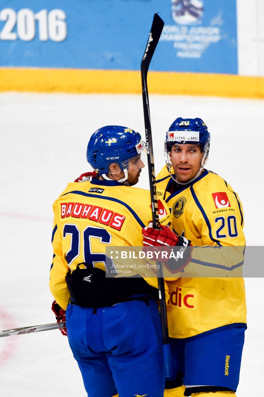 Sveriges Joel Lundqvist firar