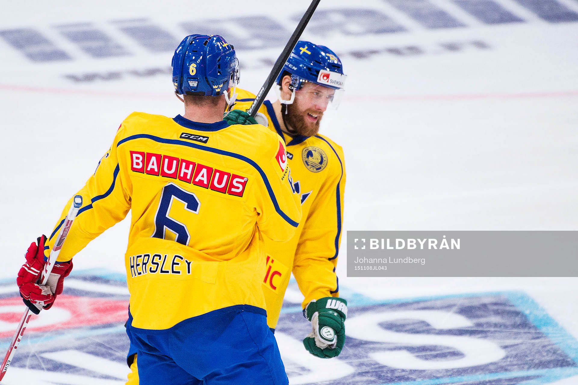 Sveriges Linus Omark jublar