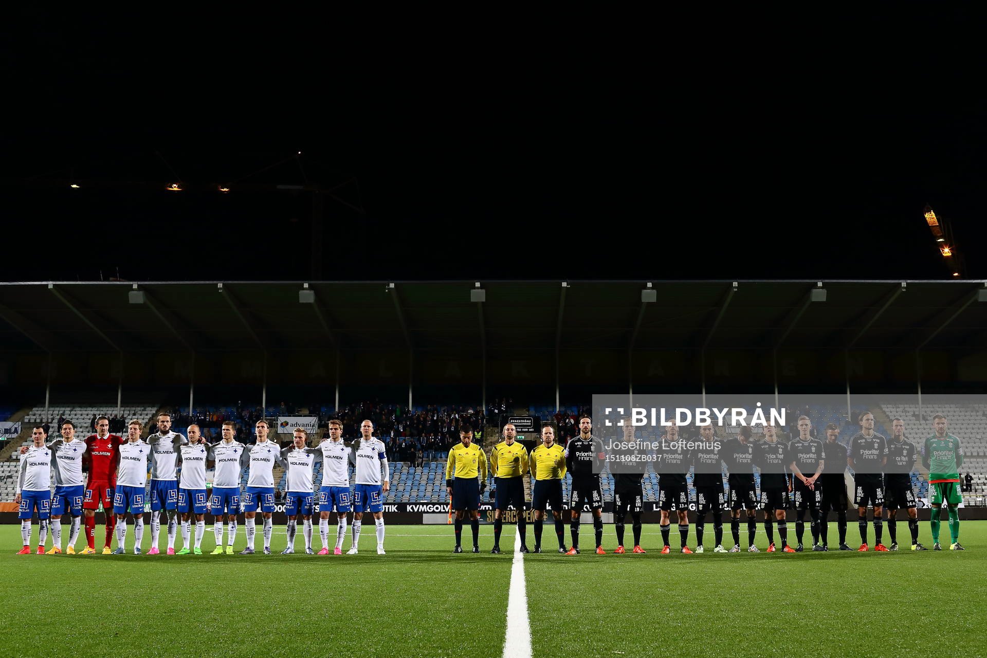 Lagen innan fotbollsmatchen i Svenska Supercupen mellan