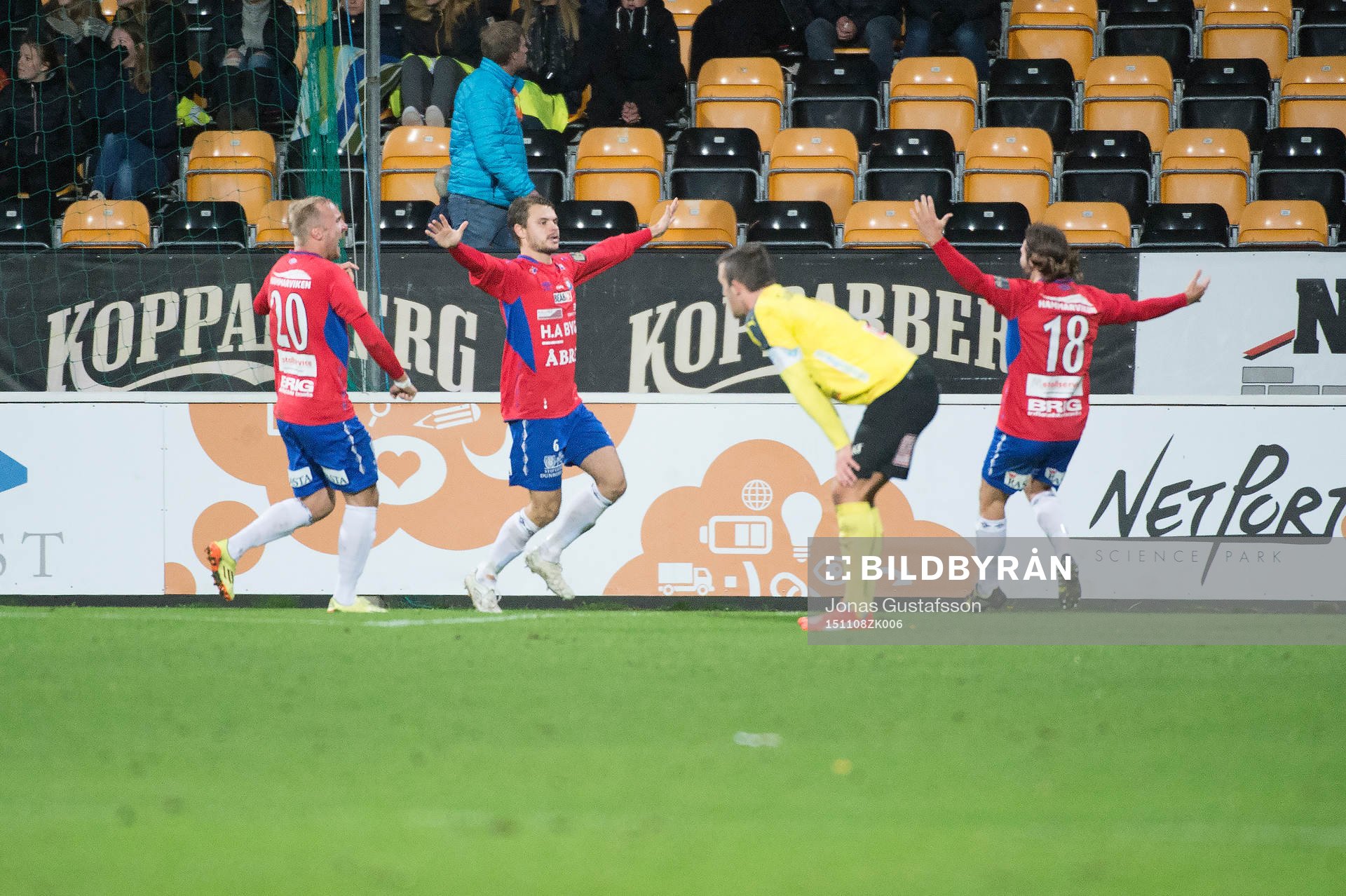 Örgrytes Hannes Sahlin har gjort det avgörande målet under fotbollsmatchen i kvalet till Superettan mellan Mjällby och Örgryte den 8 November 2015 i Mjällby.