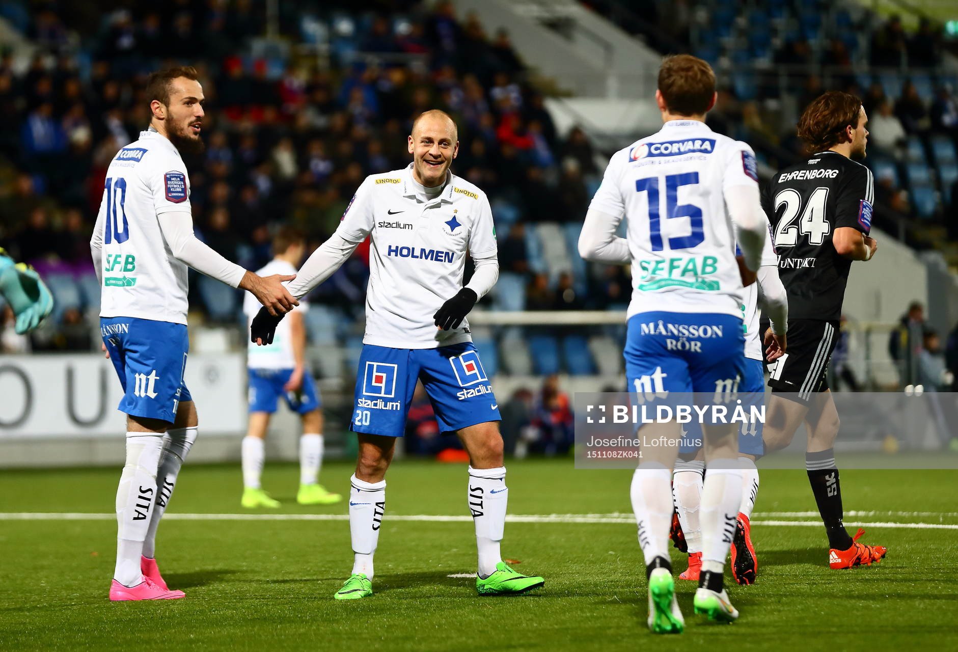 Norrköpings Emir Kujovic, och Daniel Sjölund ser glada ut under fotbollsmatchen i Svenska Supercupen mellan Norrköping och IFK Göteborg den 8 november 2015 i Norrköping.