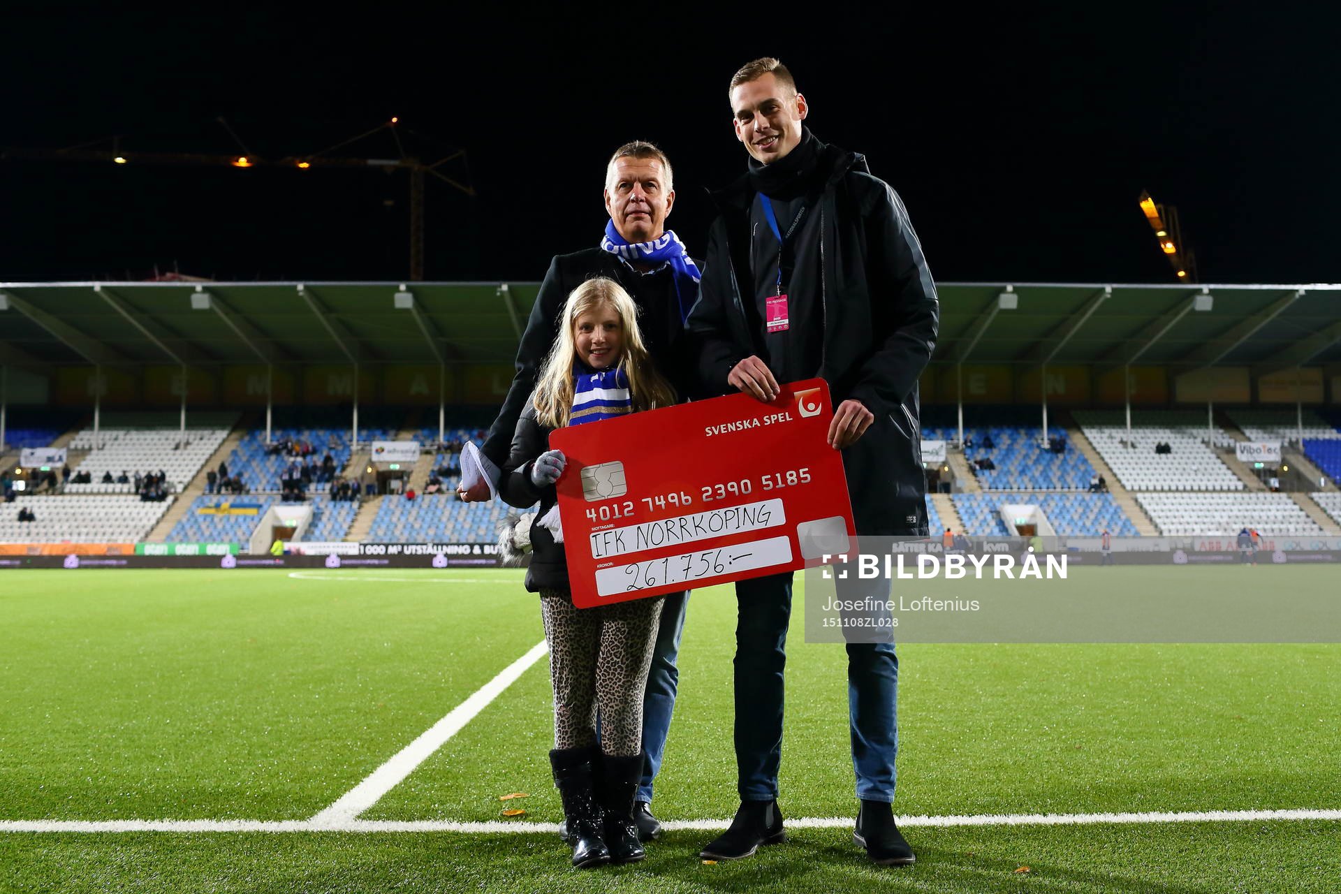 Norrköping tar emot check från Svenska Spel