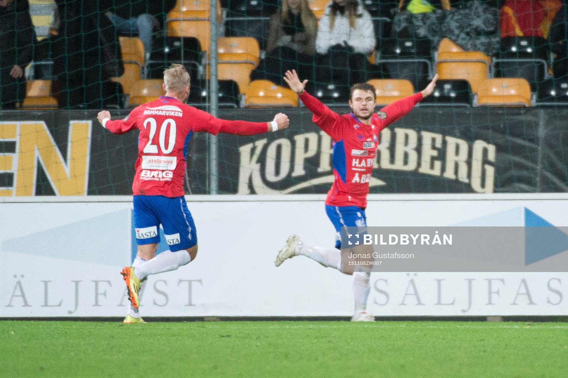 Örgrytes Hannes Sahlin har gjort det avgörande målet under fotbollsmatchen i kvalet till Superettan mellan Mjällby och Örgryte den 8 November 2015 i Mjällby.