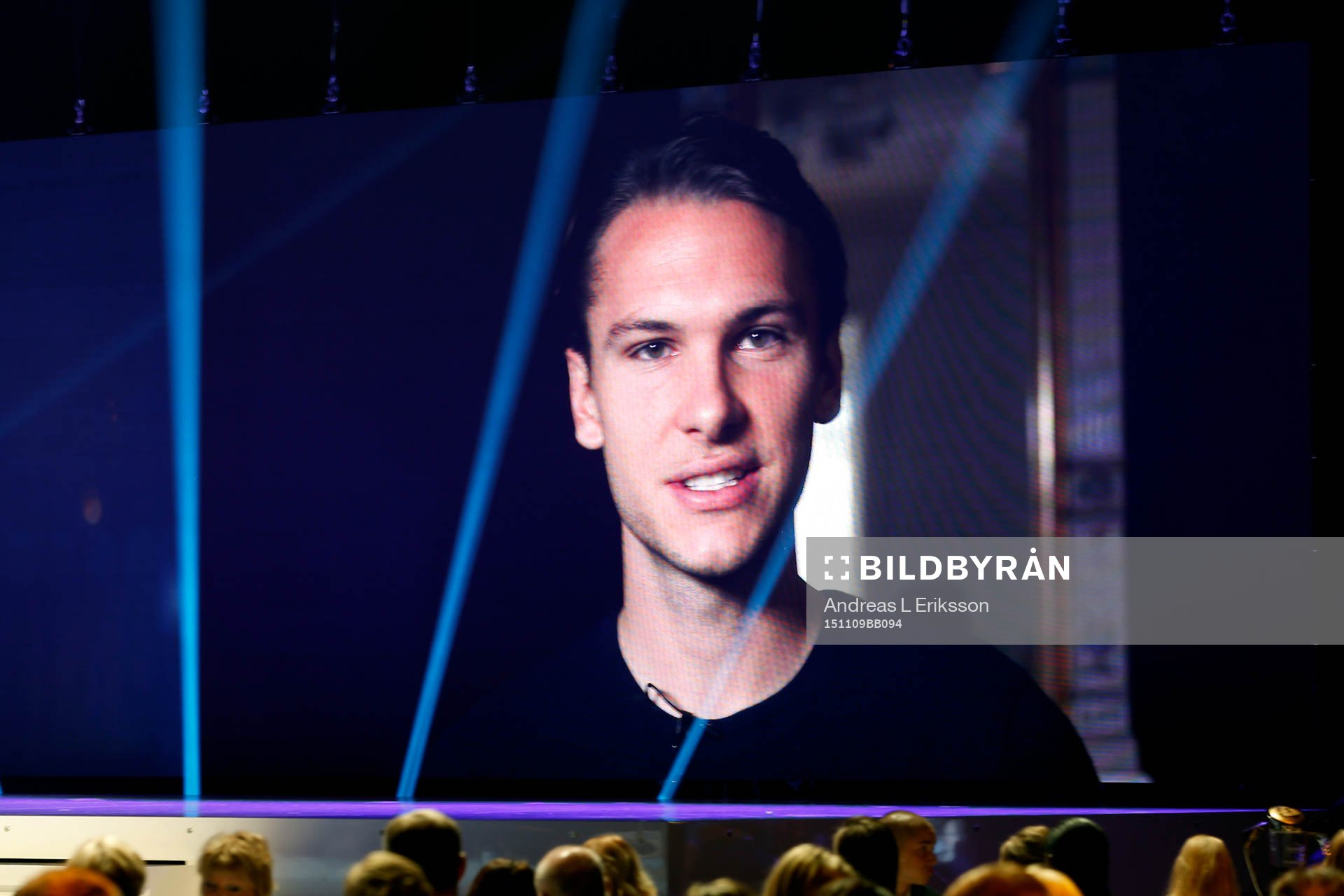 Albin Ekdal grinar illa