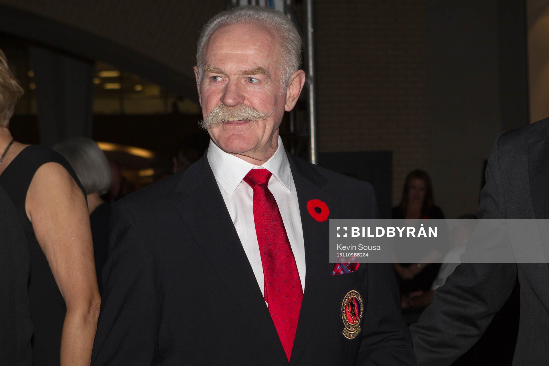 Lanny McDonald walks the red carpet