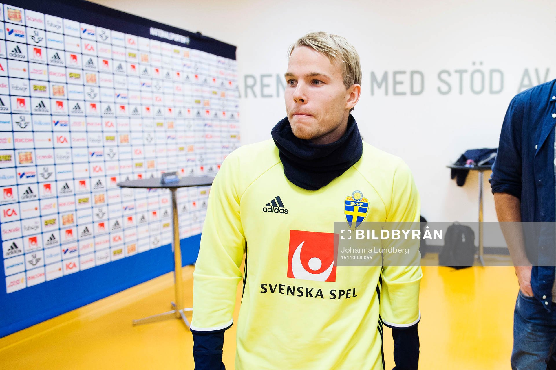 Sveriges Oscar Lewicki i mixed zone
