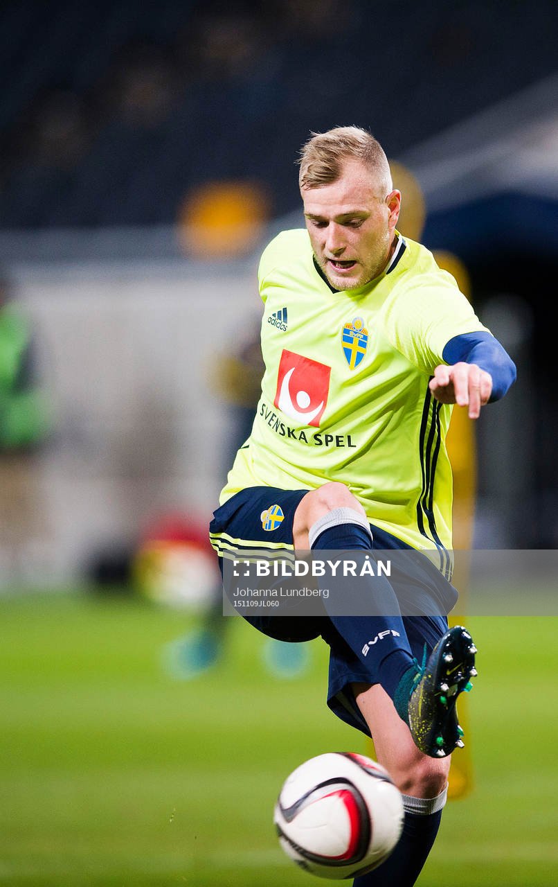 Sveriges John Guidetti under en träning med Sveriges fotbollslandslag den 9 november 2015 i Stockholm