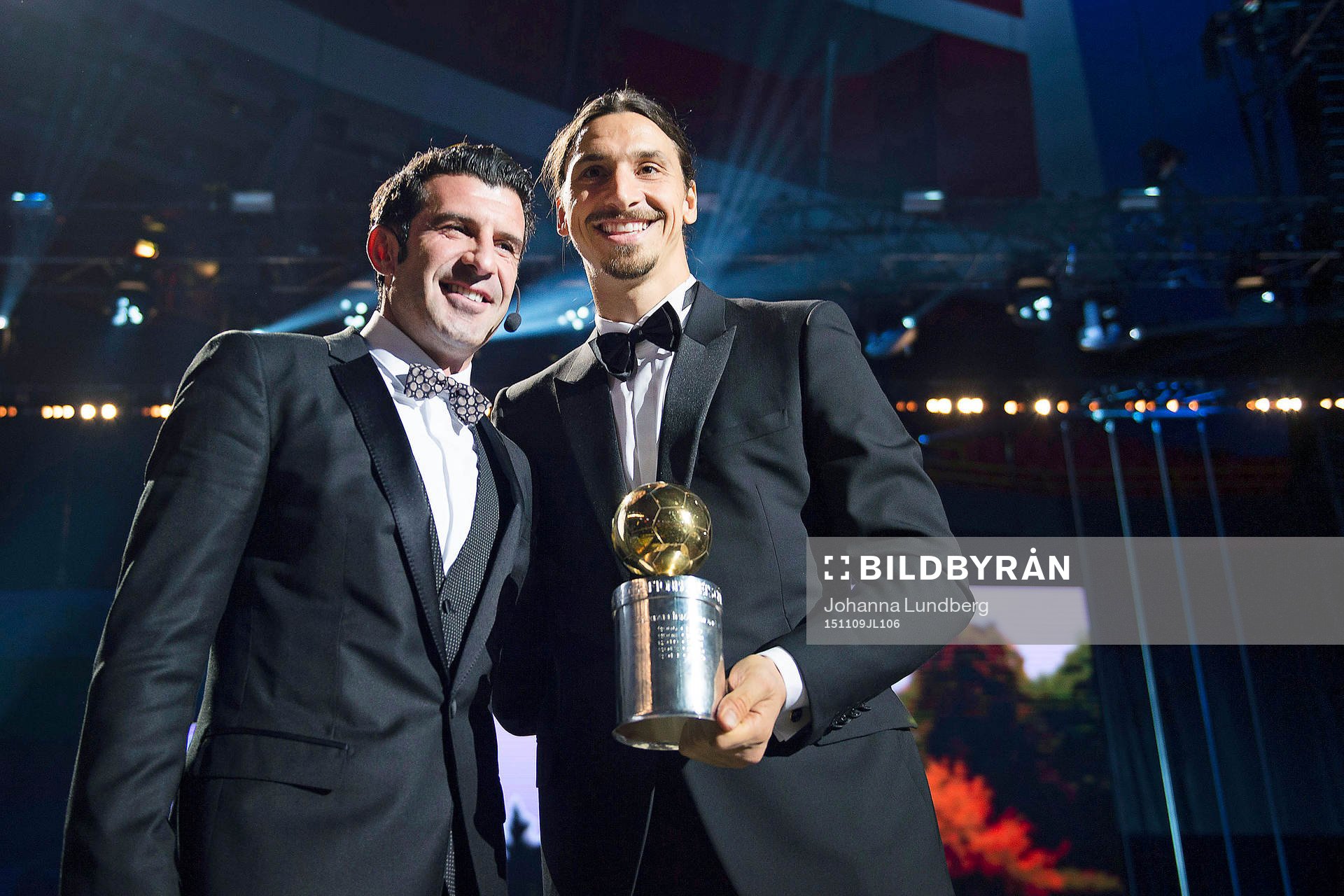 Luis Figo och Zlatan Ibrahimovic med guldbollen