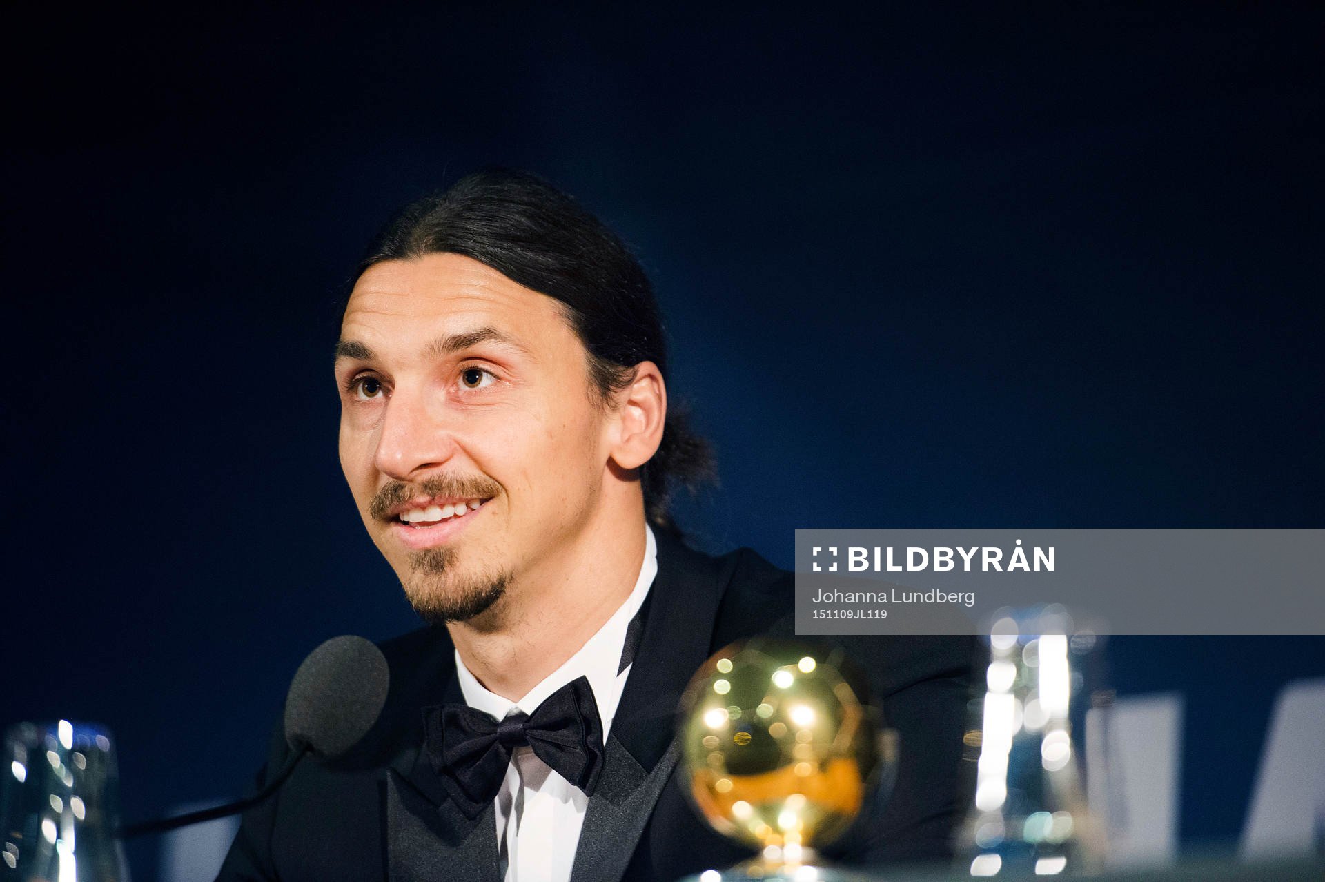 Zlatan Ibrahimovic deltar i en presskonferens
