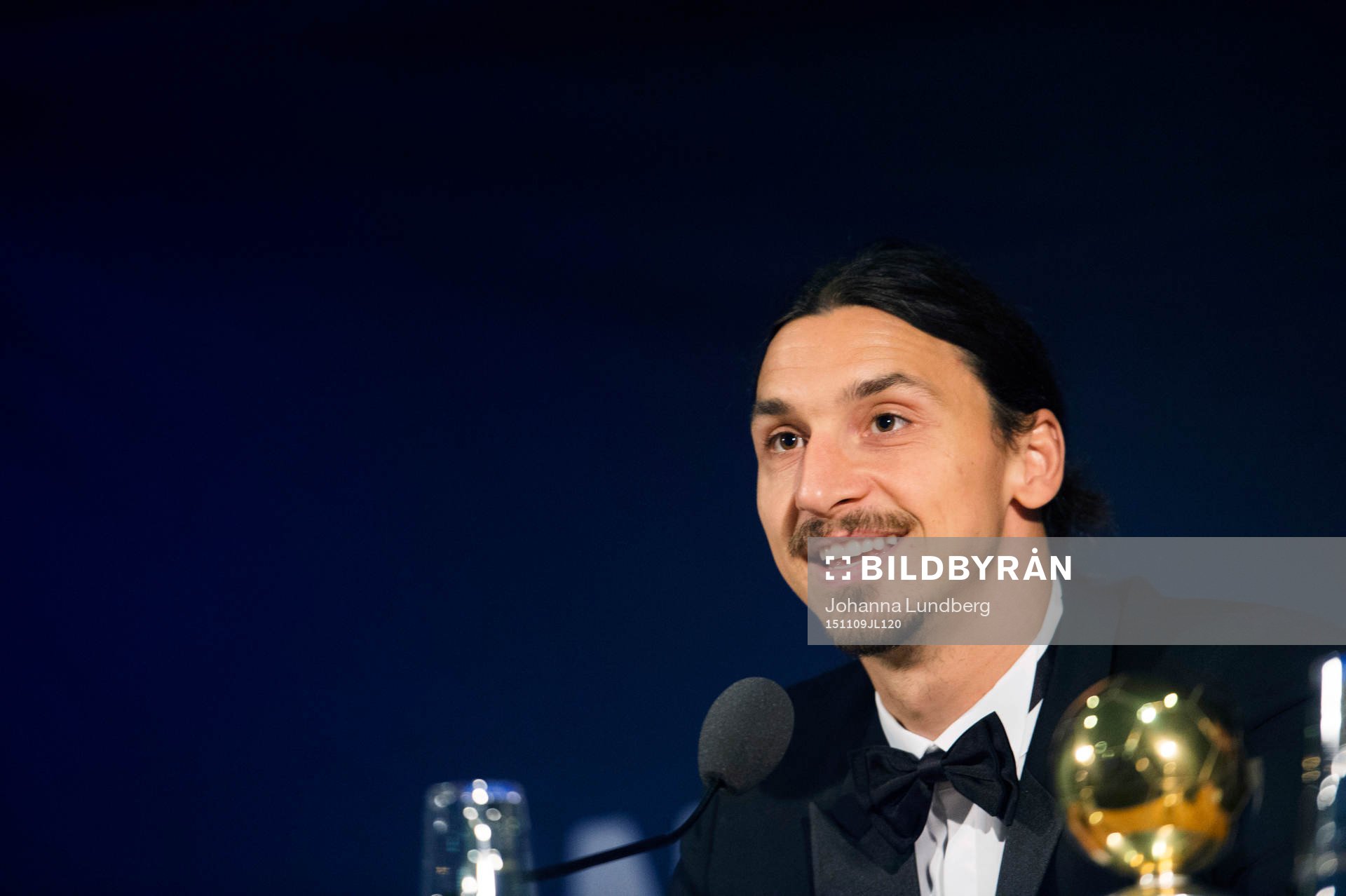 Zlatan Ibrahimovic deltar i en presskonferens