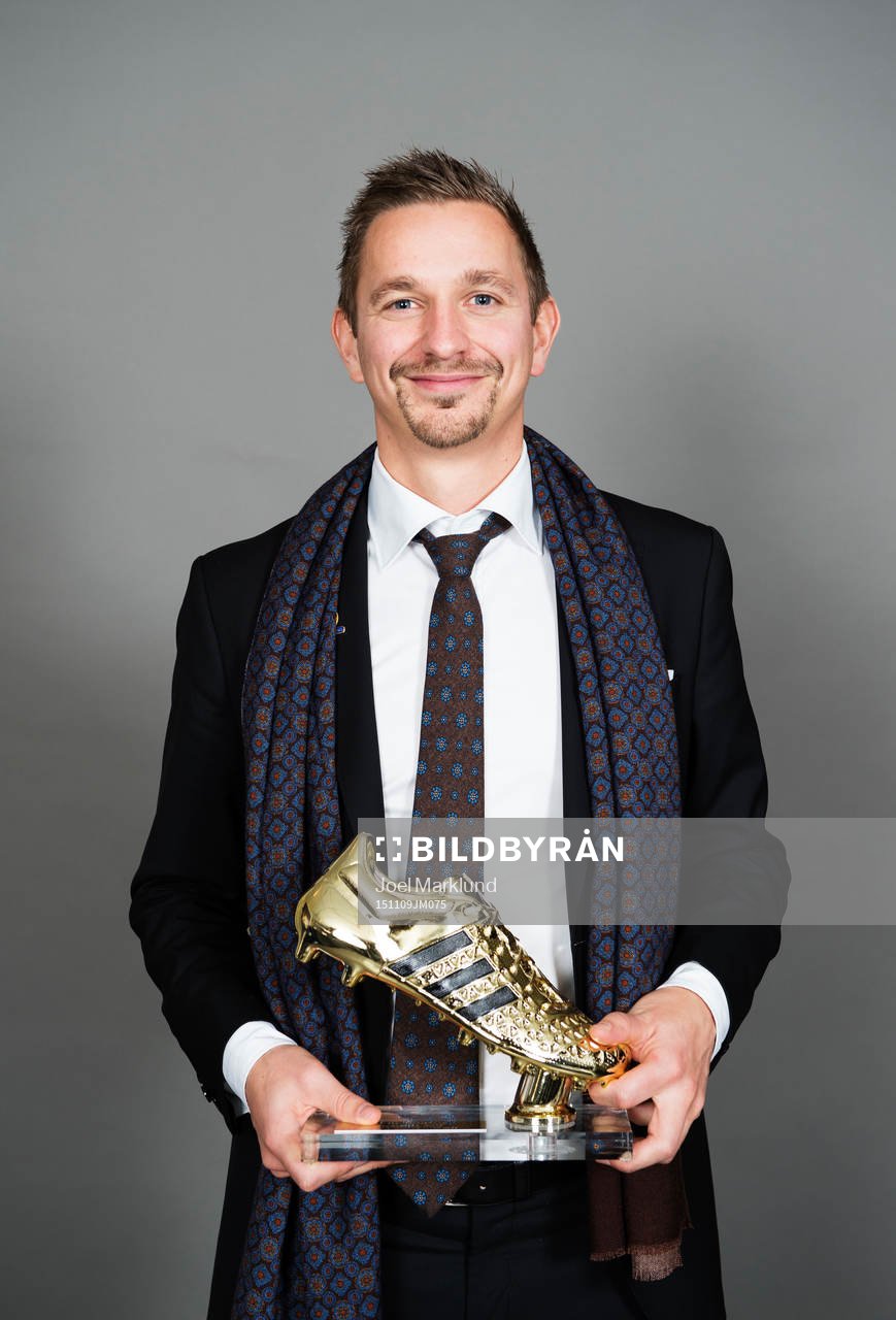 Fredrik Olsson, Jönköping, poserar med sitt pris för