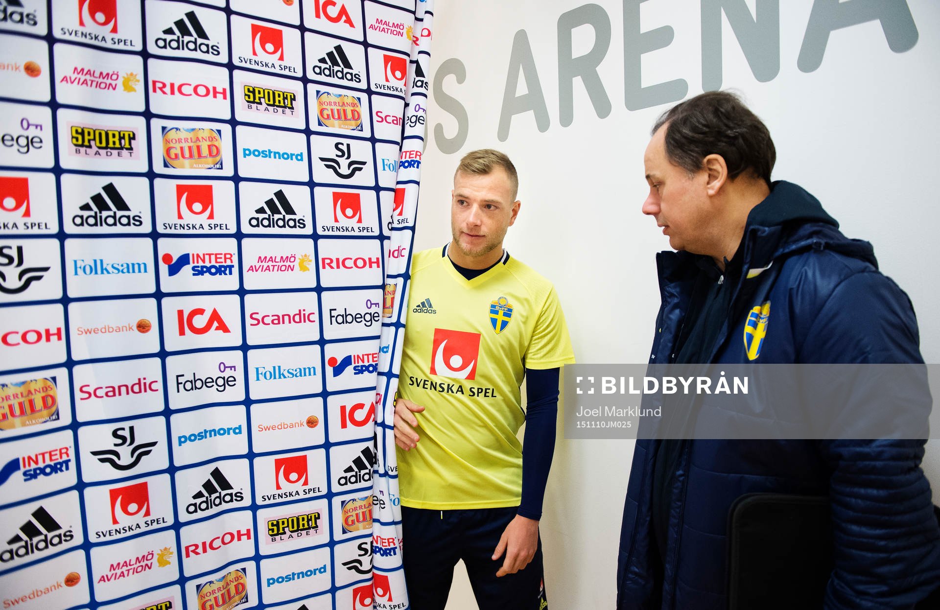 John Guidetti och presschef Niklas Bodell