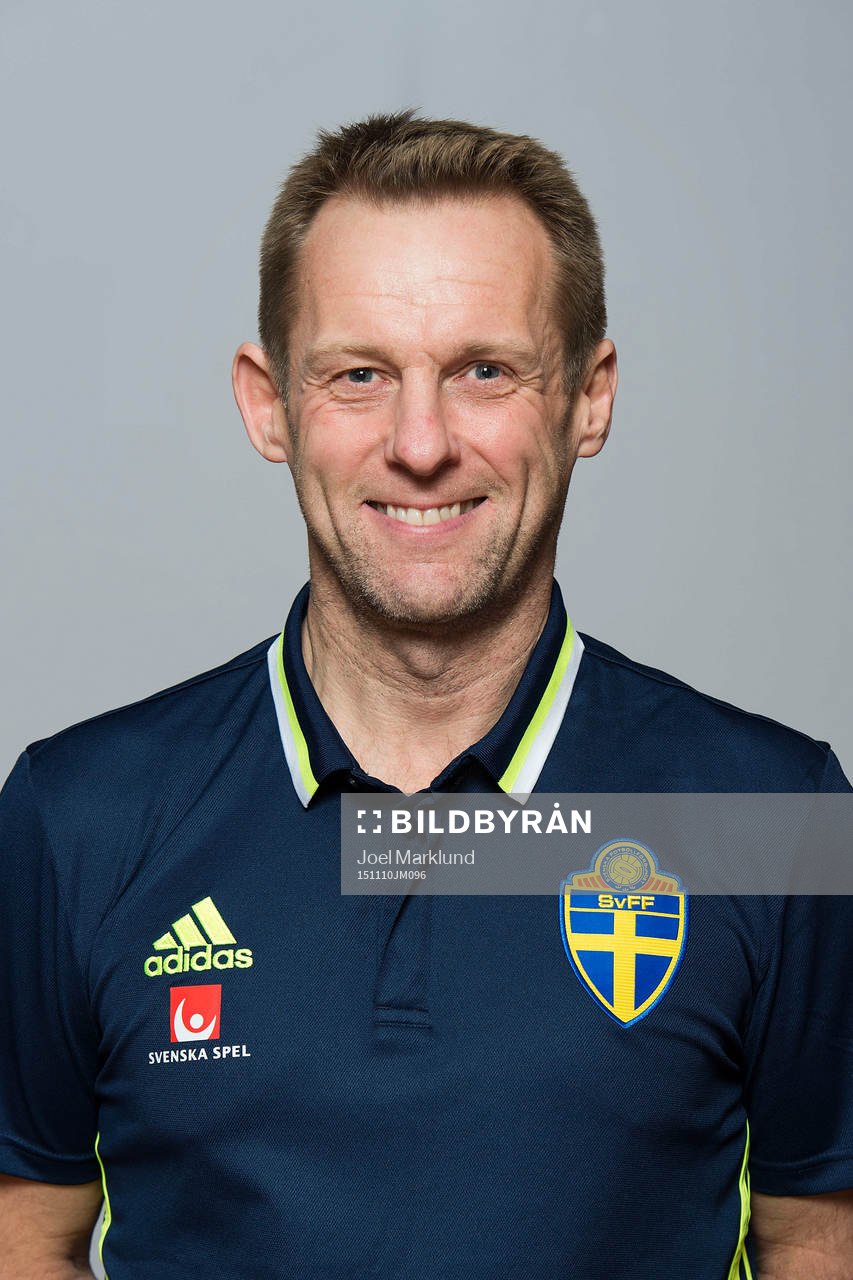 Paul Balsom, videoanalytiker och fysiolog för Sveriges fotbollslandslag, poserar för ett porträtt den 10 november 2015 i Stockholm.