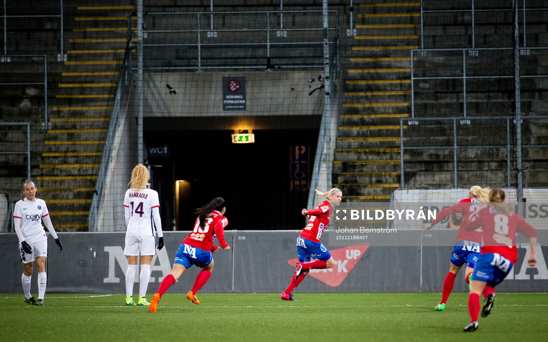 KIF Örebro Sanna Talonen gör 1-0 och jublar med Michelle