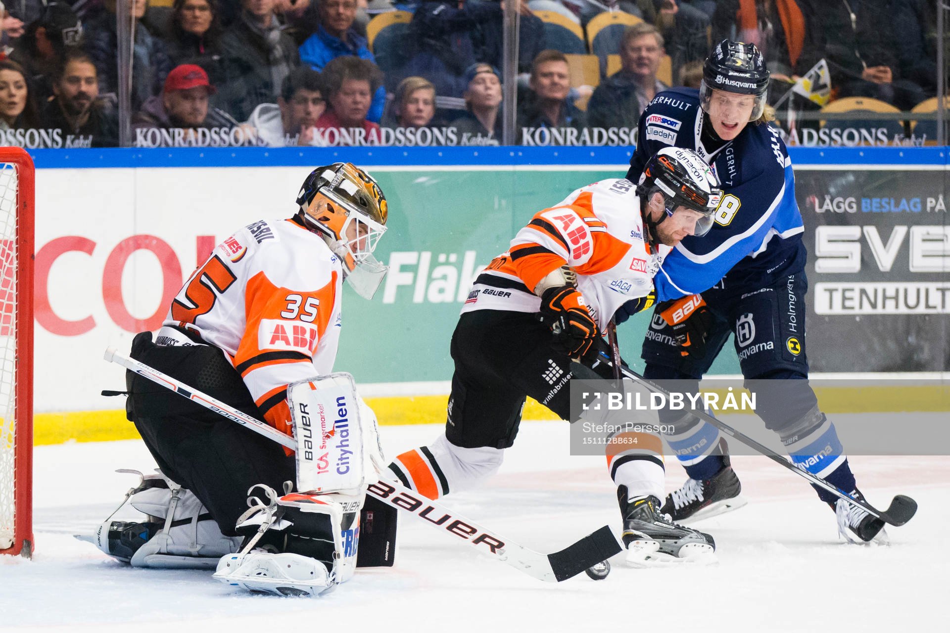 Karlskronas målvakt Linus Fernström och Robin Persson mot