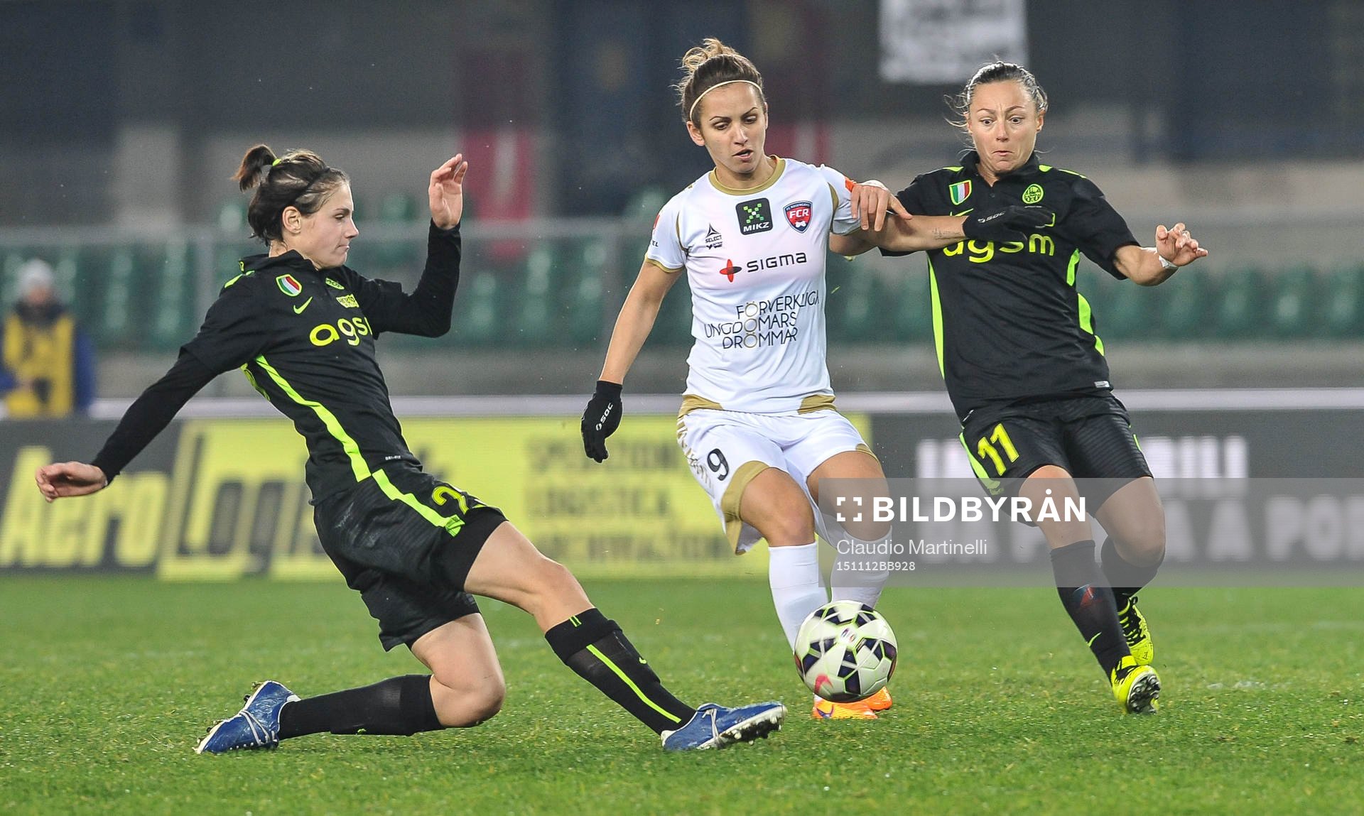 Rosengårds Natasha Andonova och Veronas Cecilia Salvai och